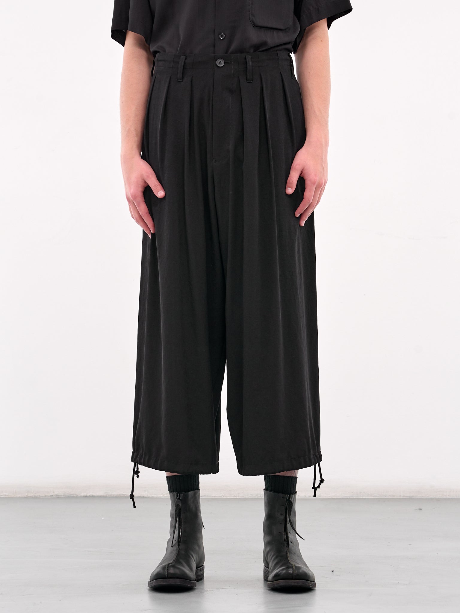 Tuxedo Cropped Balloon Trousers (HP-P15-500-1-BLACK)