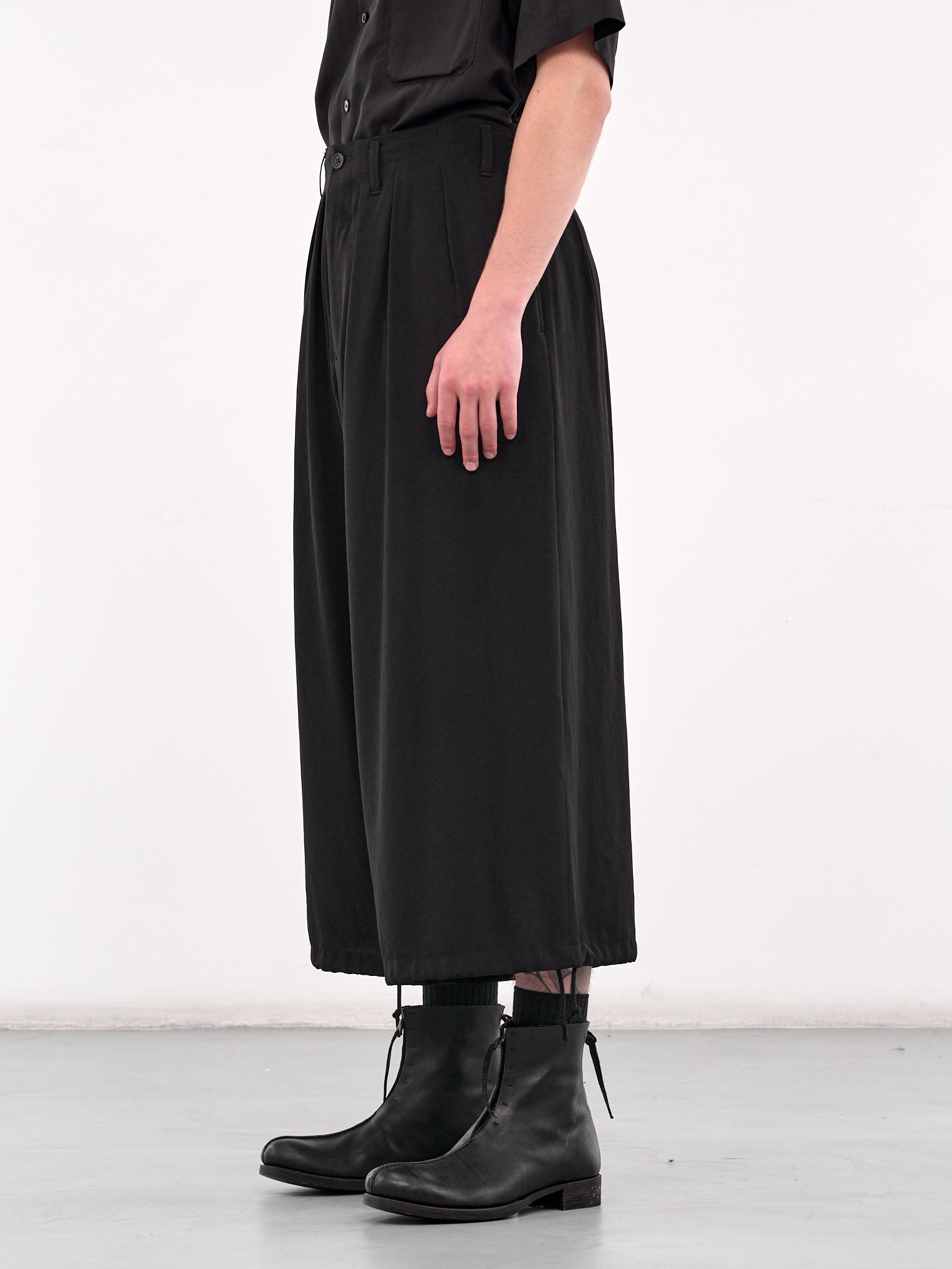 Tuxedo Cropped Balloon Trousers (HP-P15-500-1-BLACK)
