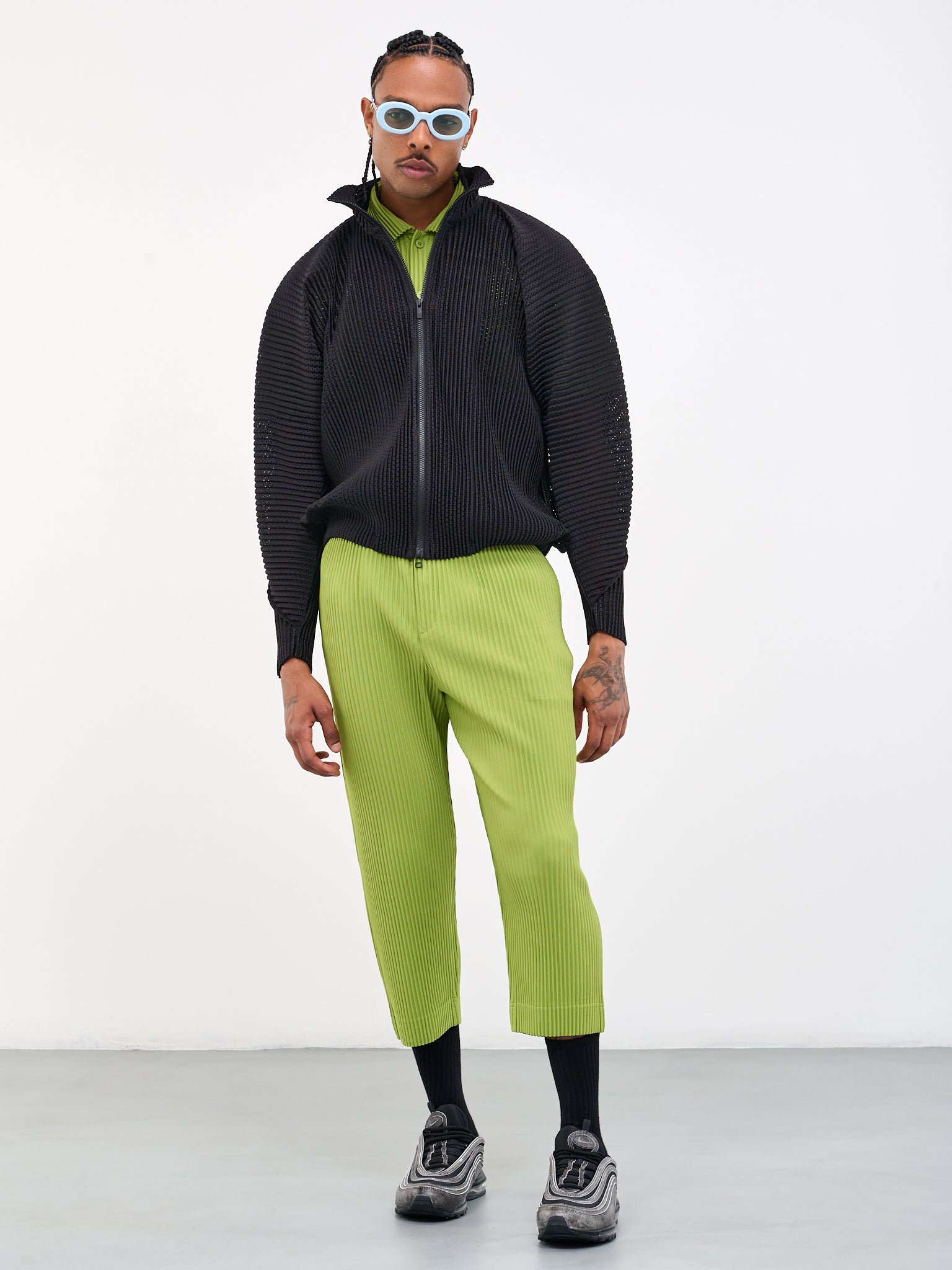 HOMME PLISSÉ ISSEY MIYAKE June Trousers | H. Lorenzo - styled 