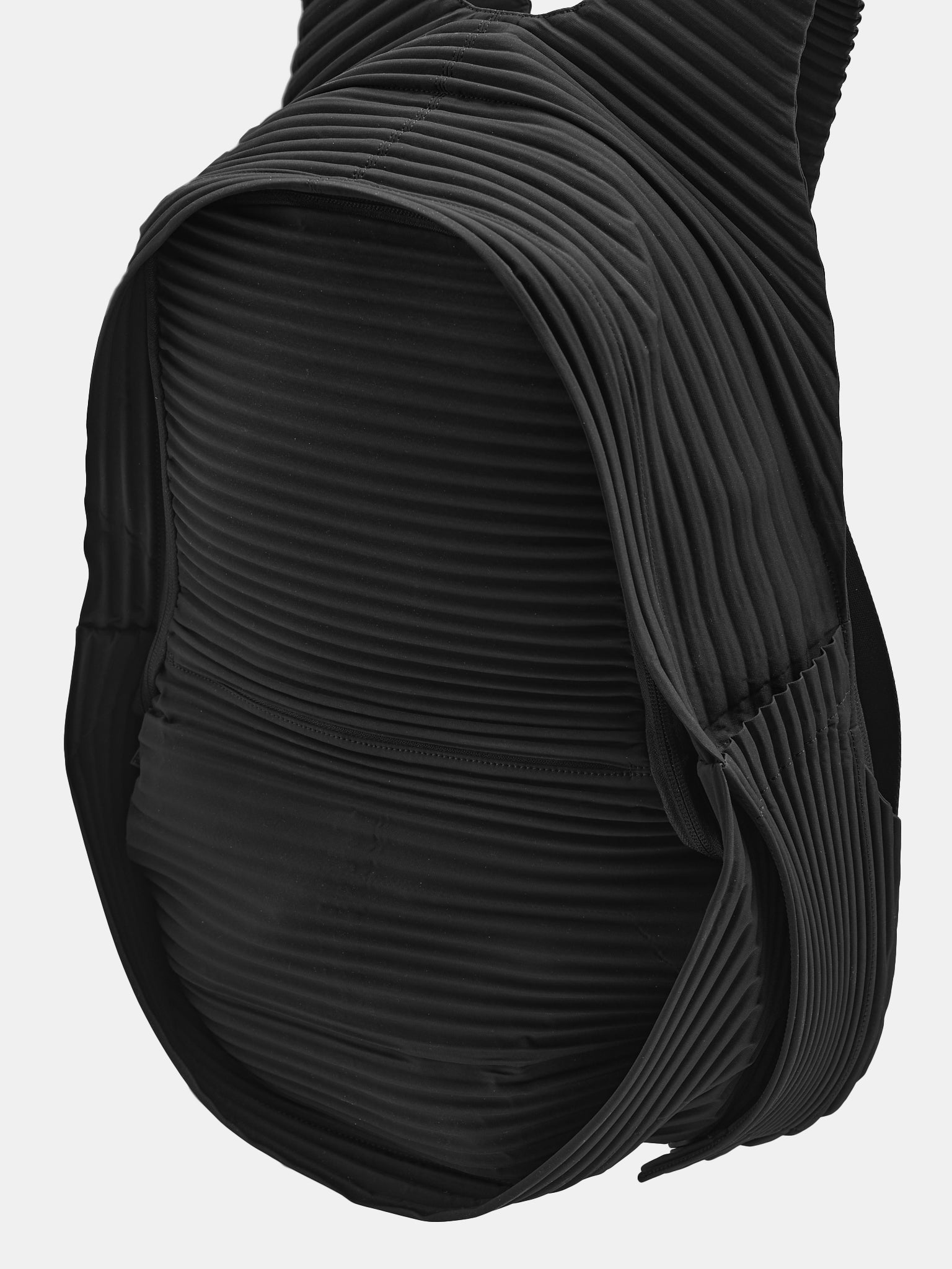 Pleats Daypack (HP38AG401-15-BLACK)