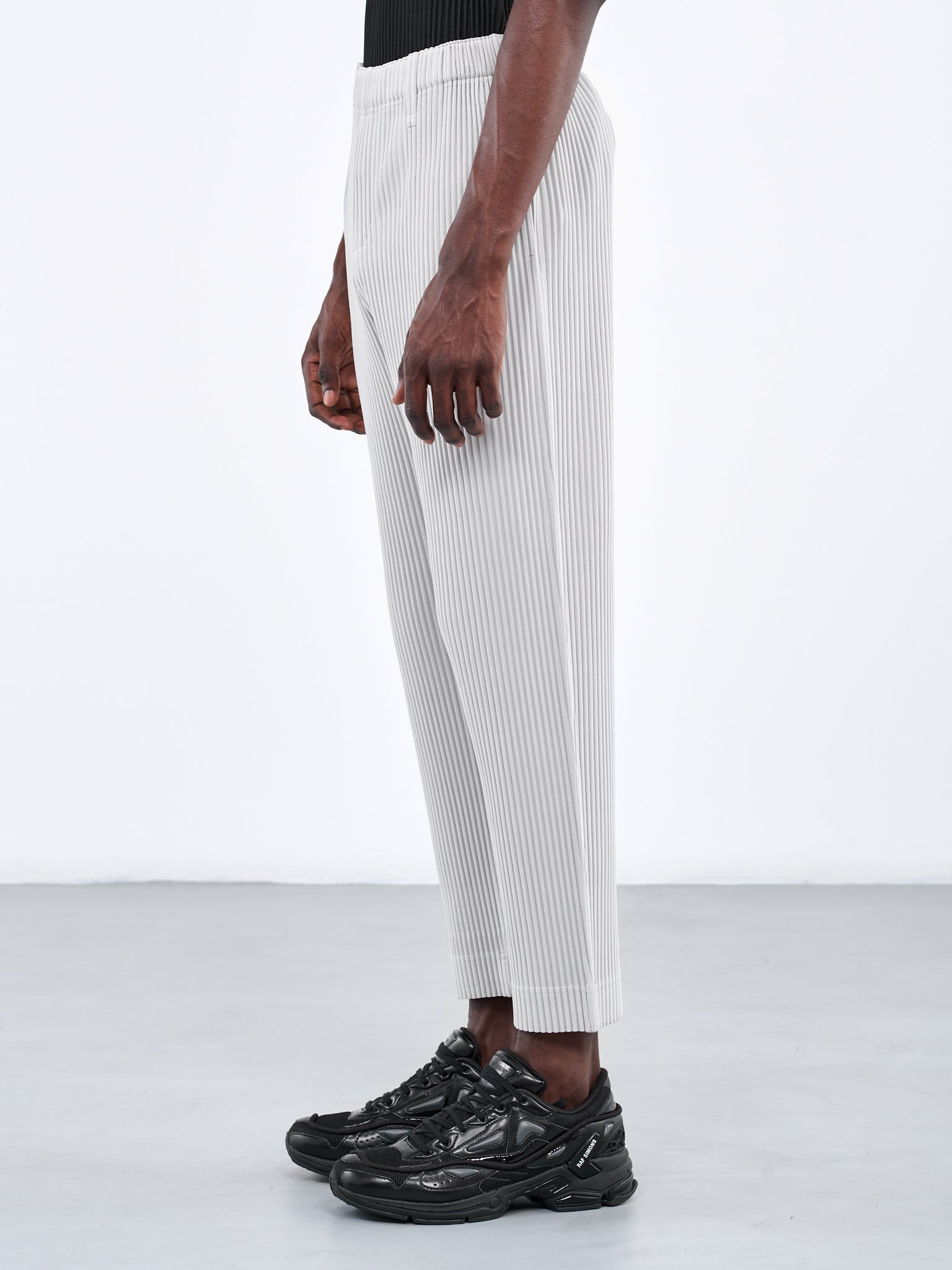 HOMME PLISSÉ ISSEY MIYAKE Pleats Trousers | H. Lorenzo - side