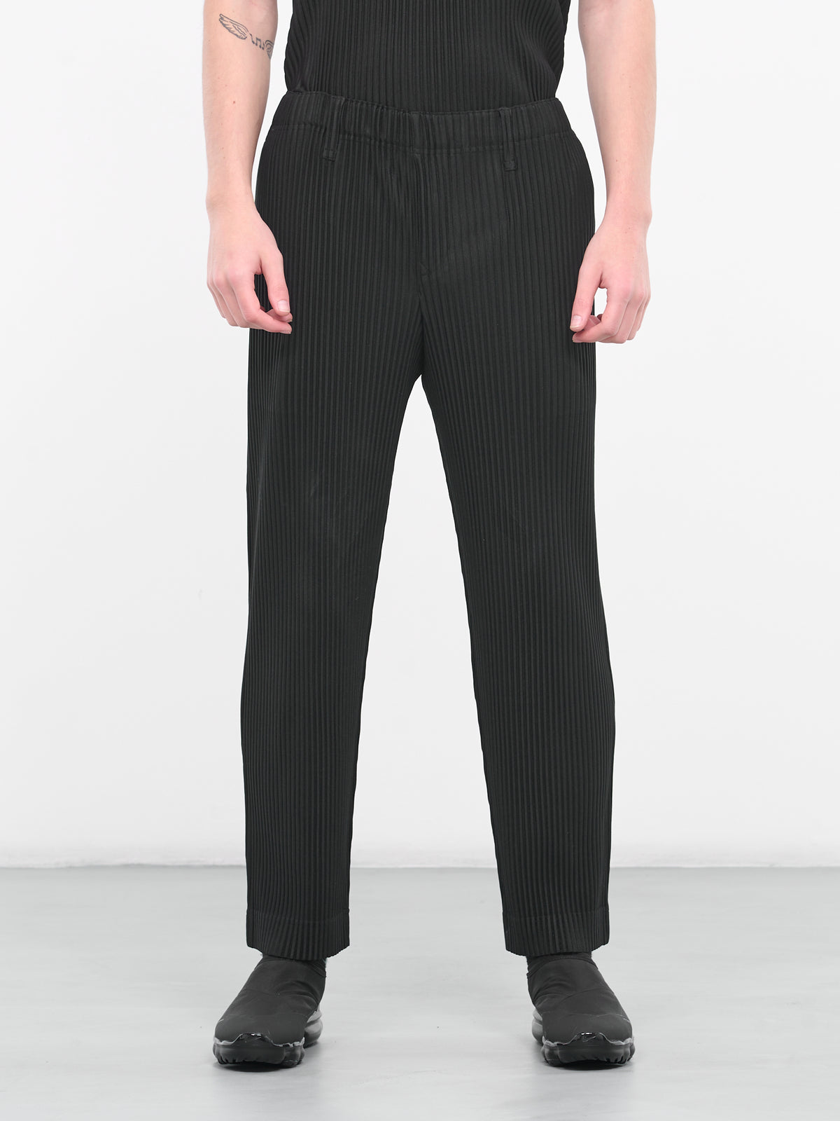 Basics Pleated Trousers (HP46JF450-15-BLACK)