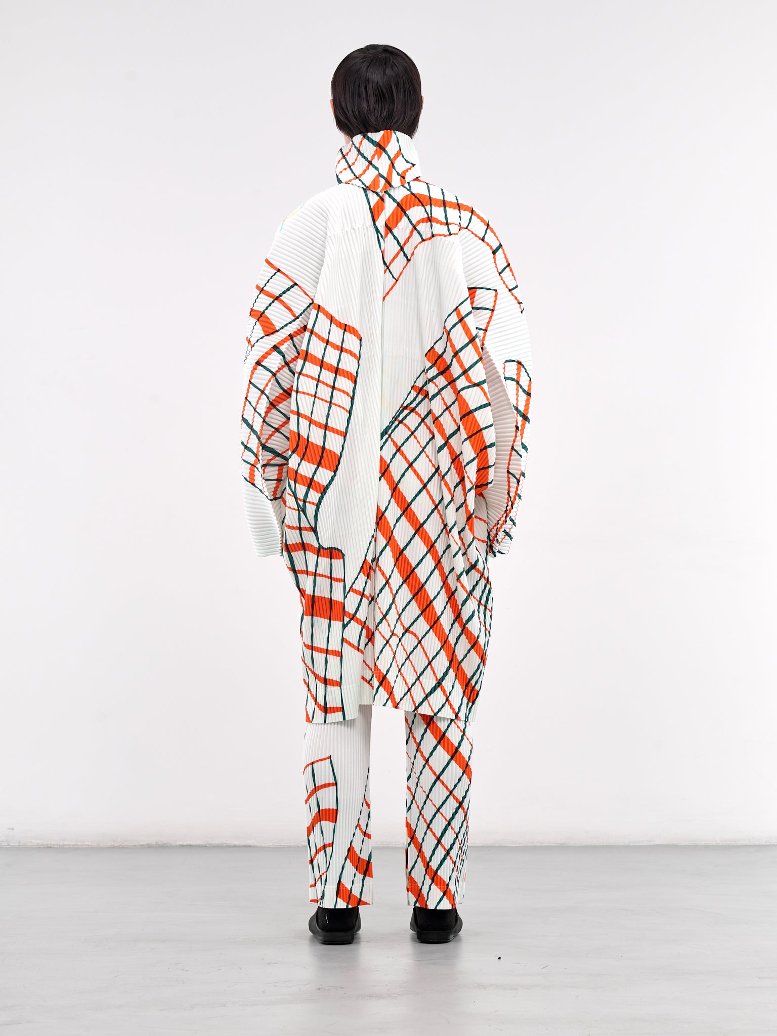 Windswept Plaid Pleated Coat (HP56JA375-01-WHITE)