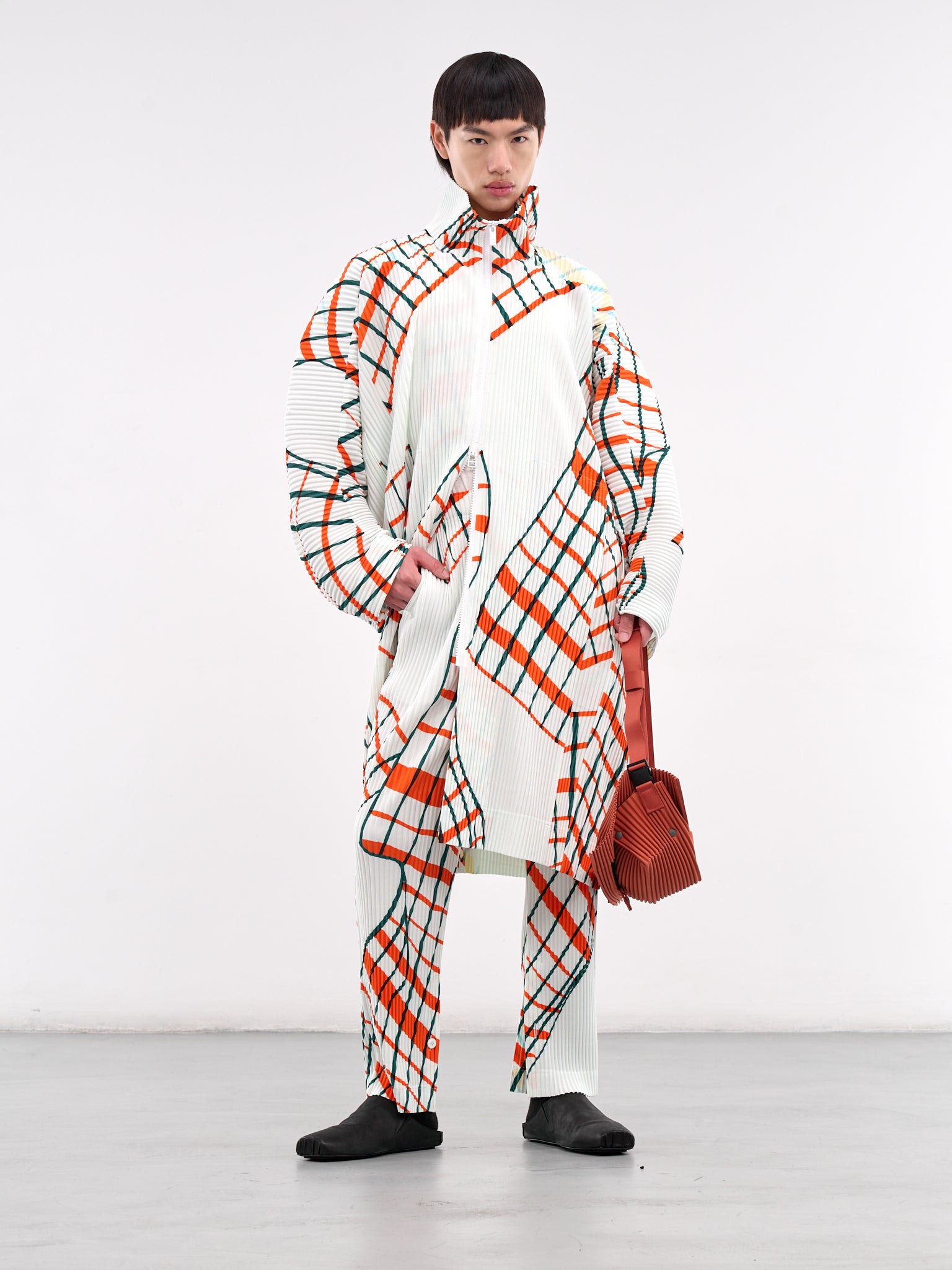Windswept Plaid Pleated Coat (HP56JA375-01-WHITE)