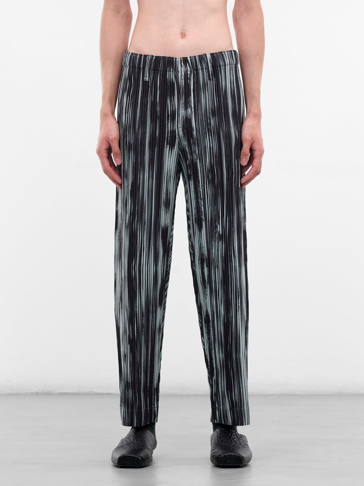 Brushstroke Stripe Pleated Relaxed Pants (HP58FF221-15-BLACK)