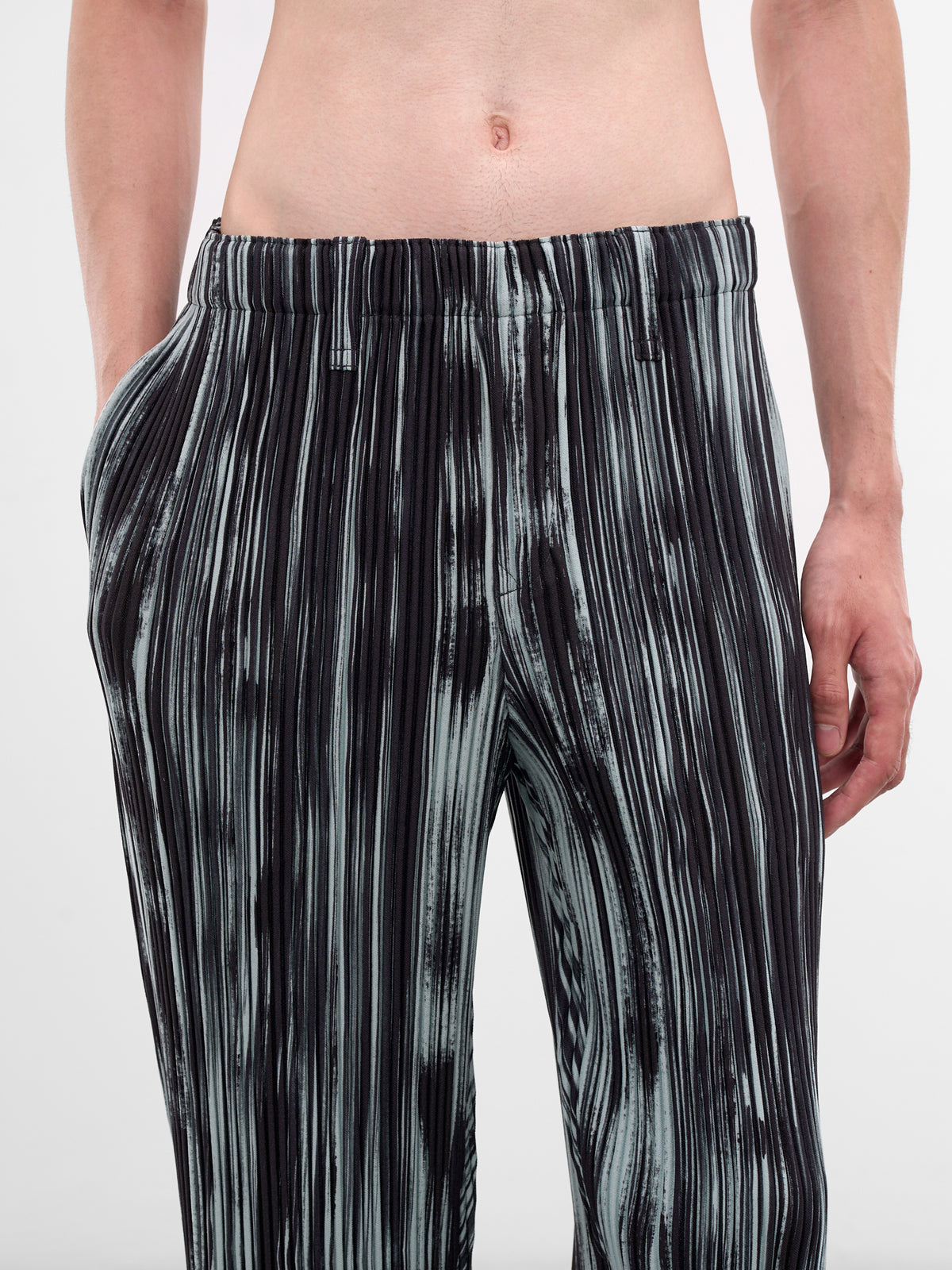 Brushstroke Stripe Pleated Relaxed Pants (HP58FF221-15-BLACK)