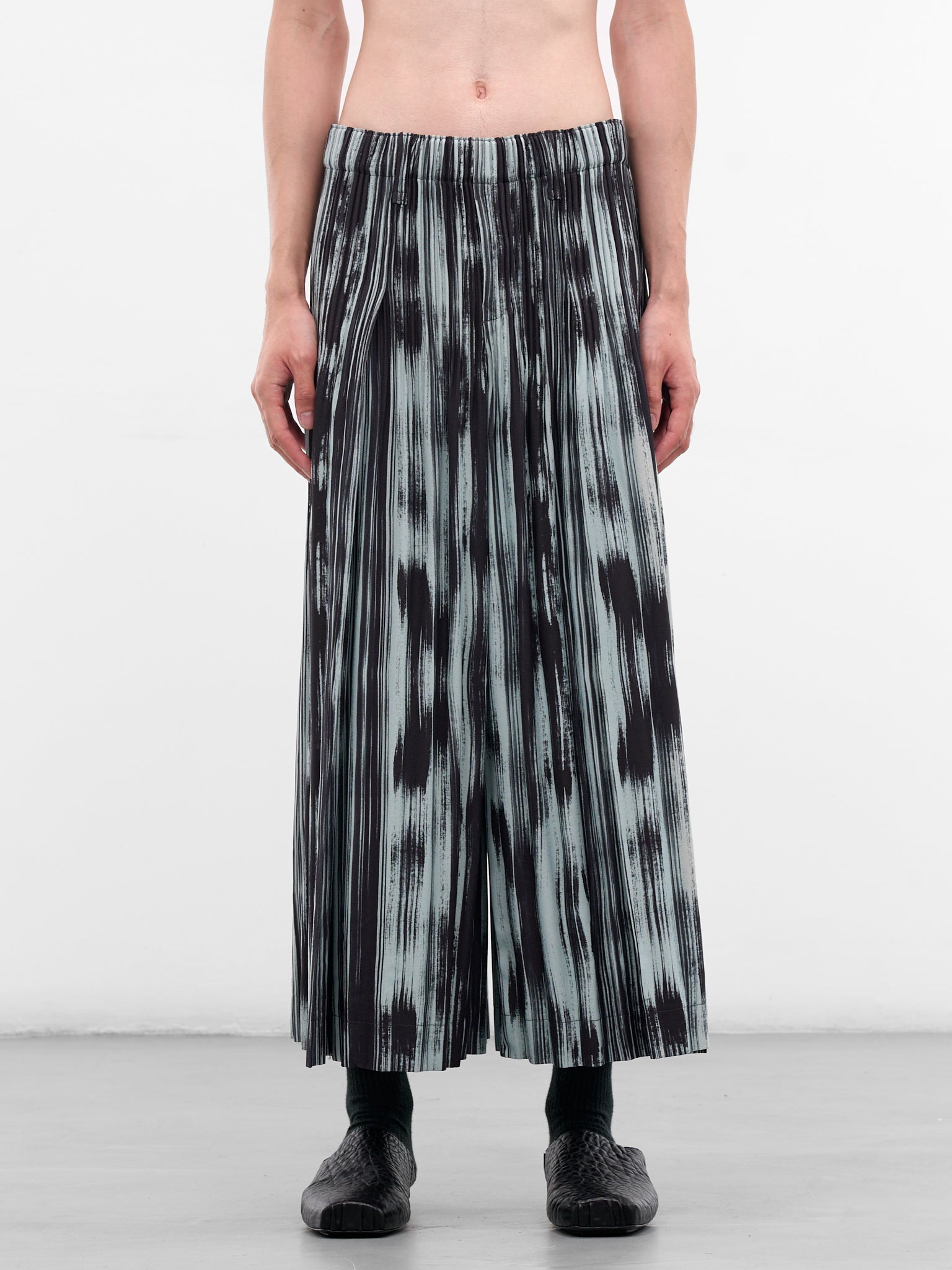 Brushstroke Stripe Pleated Baggy Trousers (HP58FF222-15-BLACK)