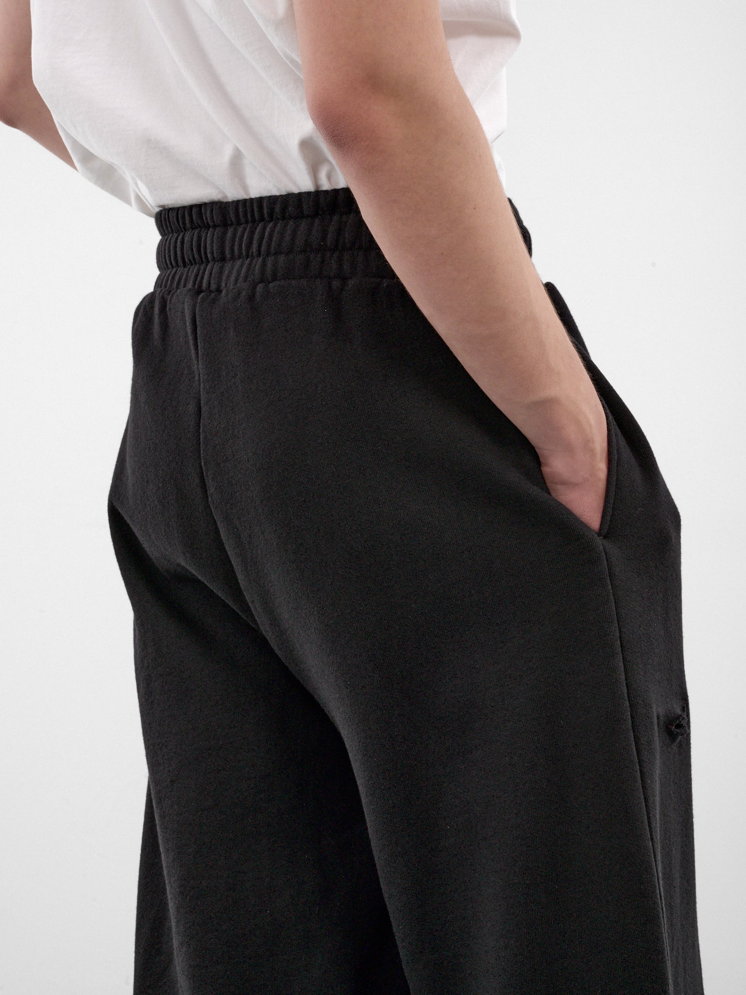 Black Wide Sweatpants (HR10301-BLACK-SS26)