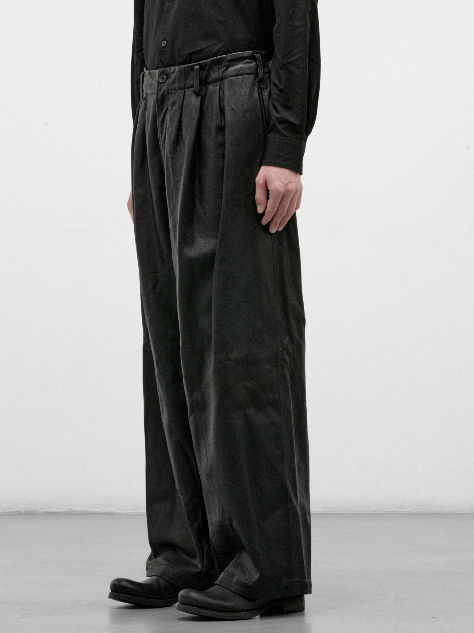 Black Leather Pleated Wide Trousers (HW-P98-703-BLACK)
