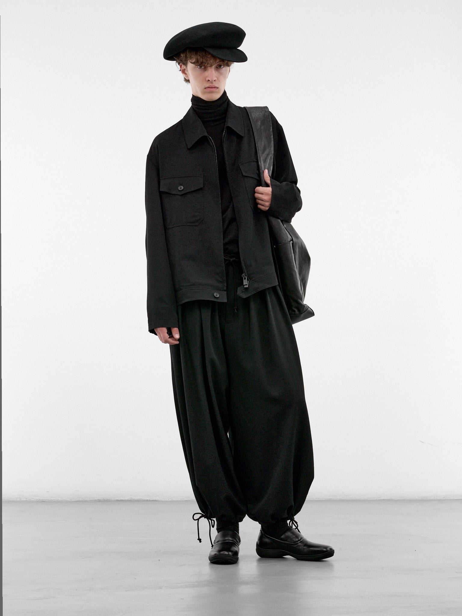 Black Gabardine Wool Balloon Trousers (HW-PO8-100-2-BLACK)