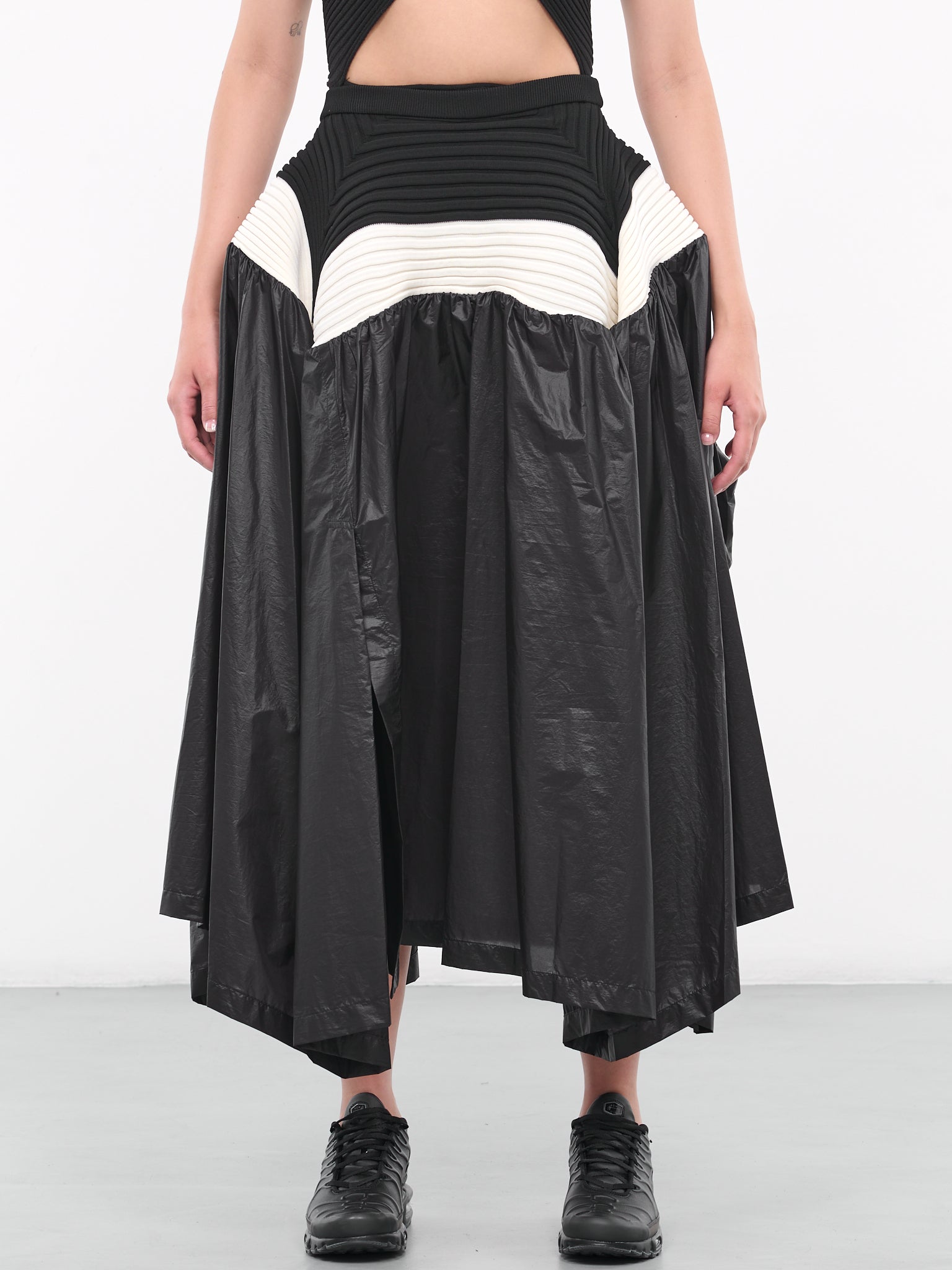 Square Scheme Skirt (IM38FG028-15-BLACK)