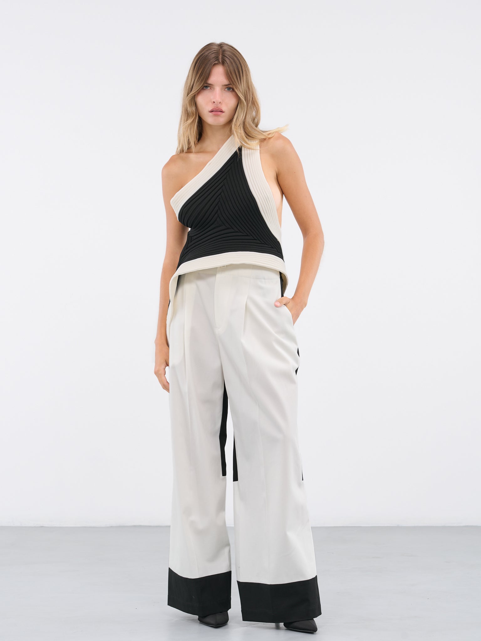 完売品】ISSEY MIYAKE23/24秋冬SQUARE ONE PANTS