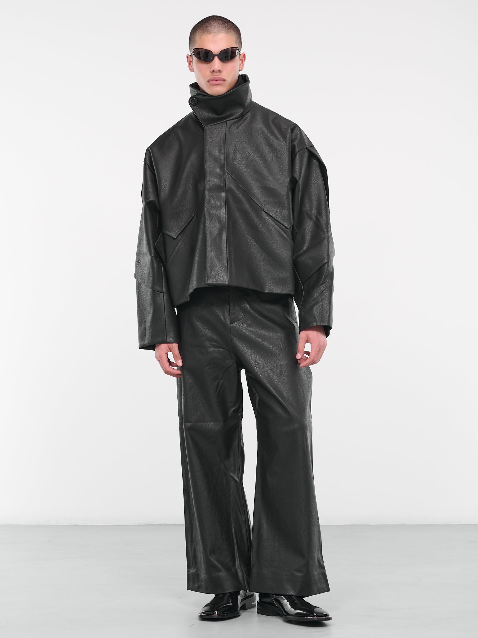 Roots Trousers (P06B-BLACK)
