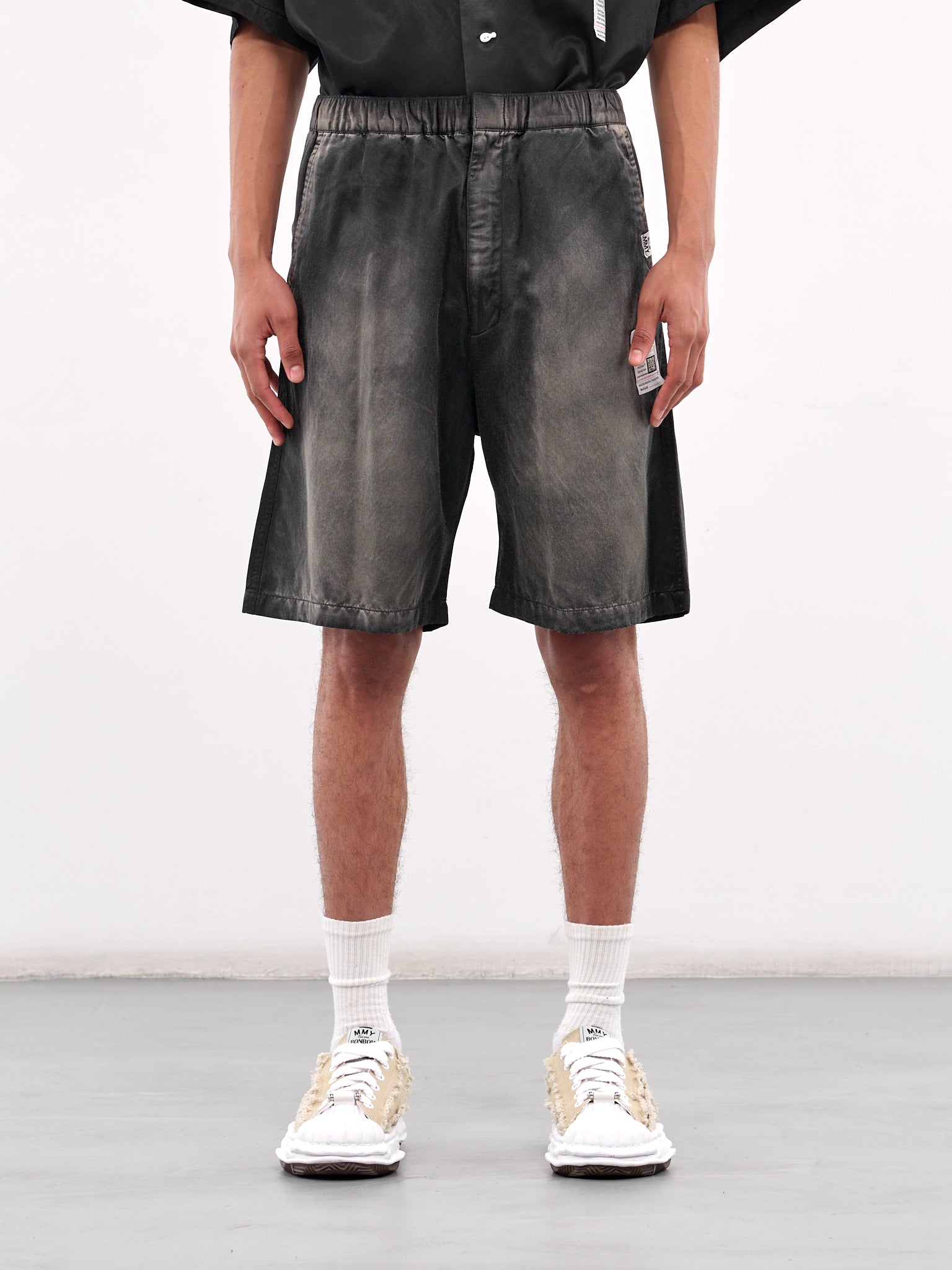 Relaxed Faded Shorts (J14PT143-BLACK)