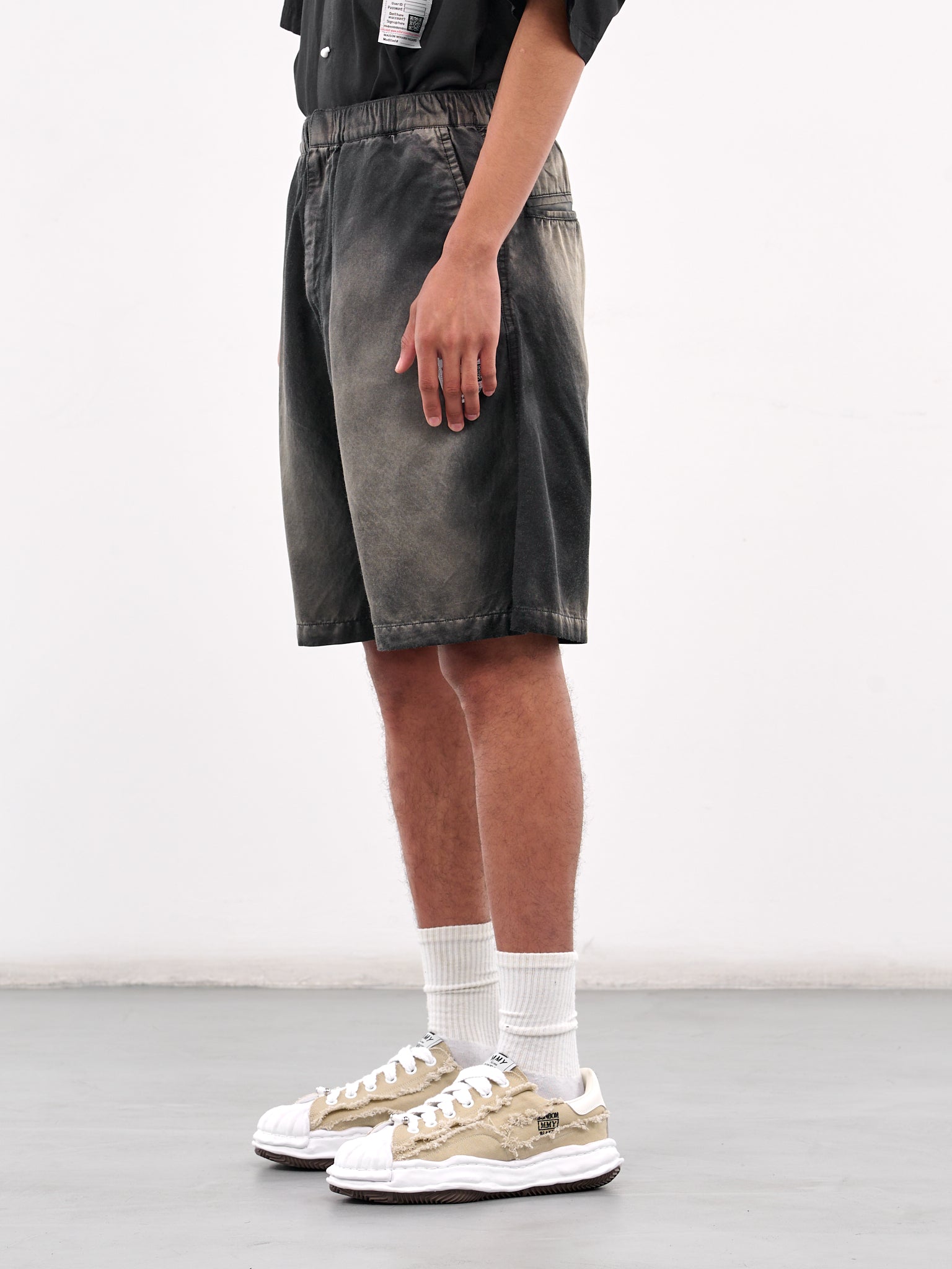 Relaxed Faded Shorts (J14PT143-BLACK)