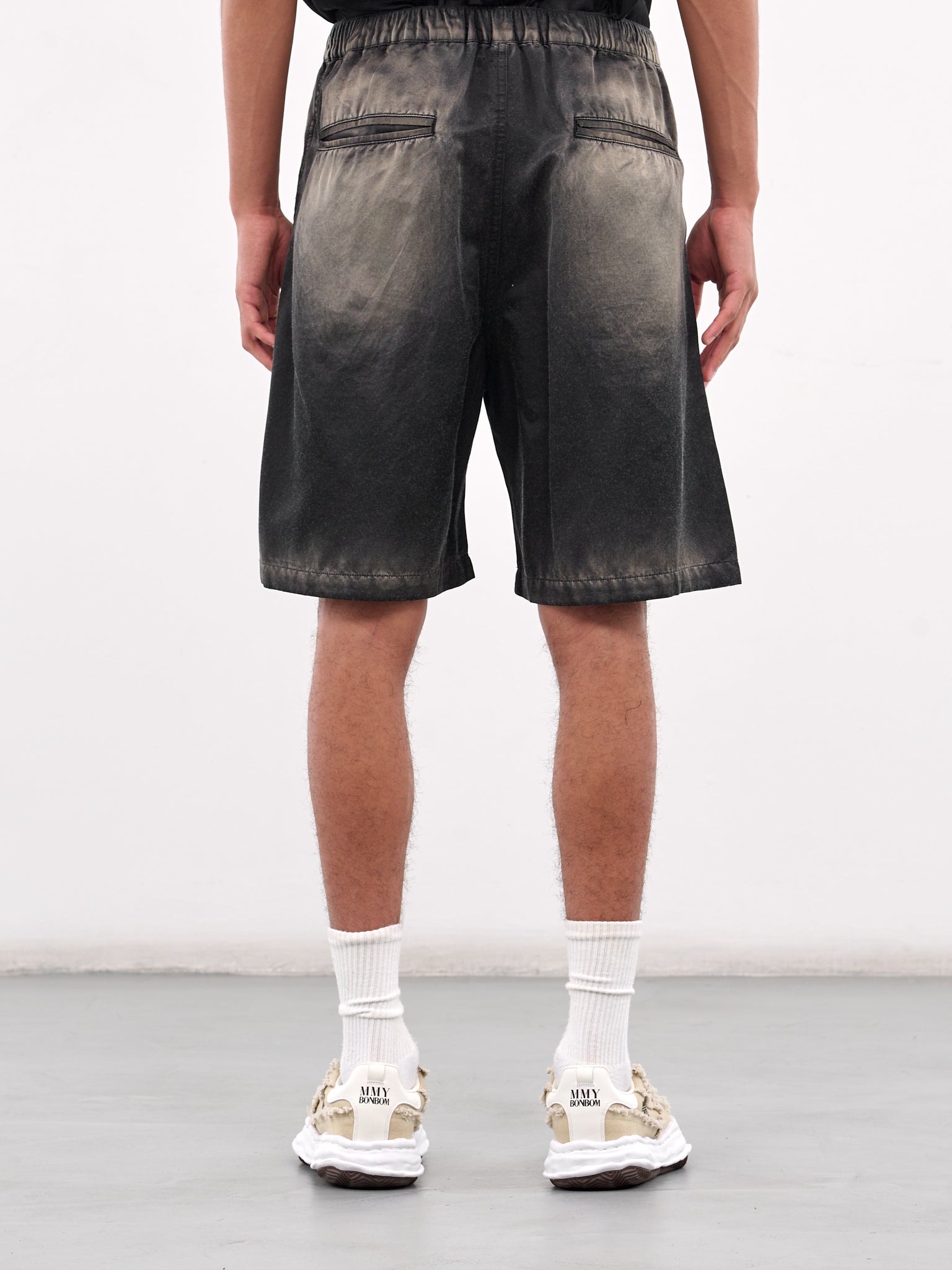 Relaxed Faded Shorts (J14PT143-BLACK)
