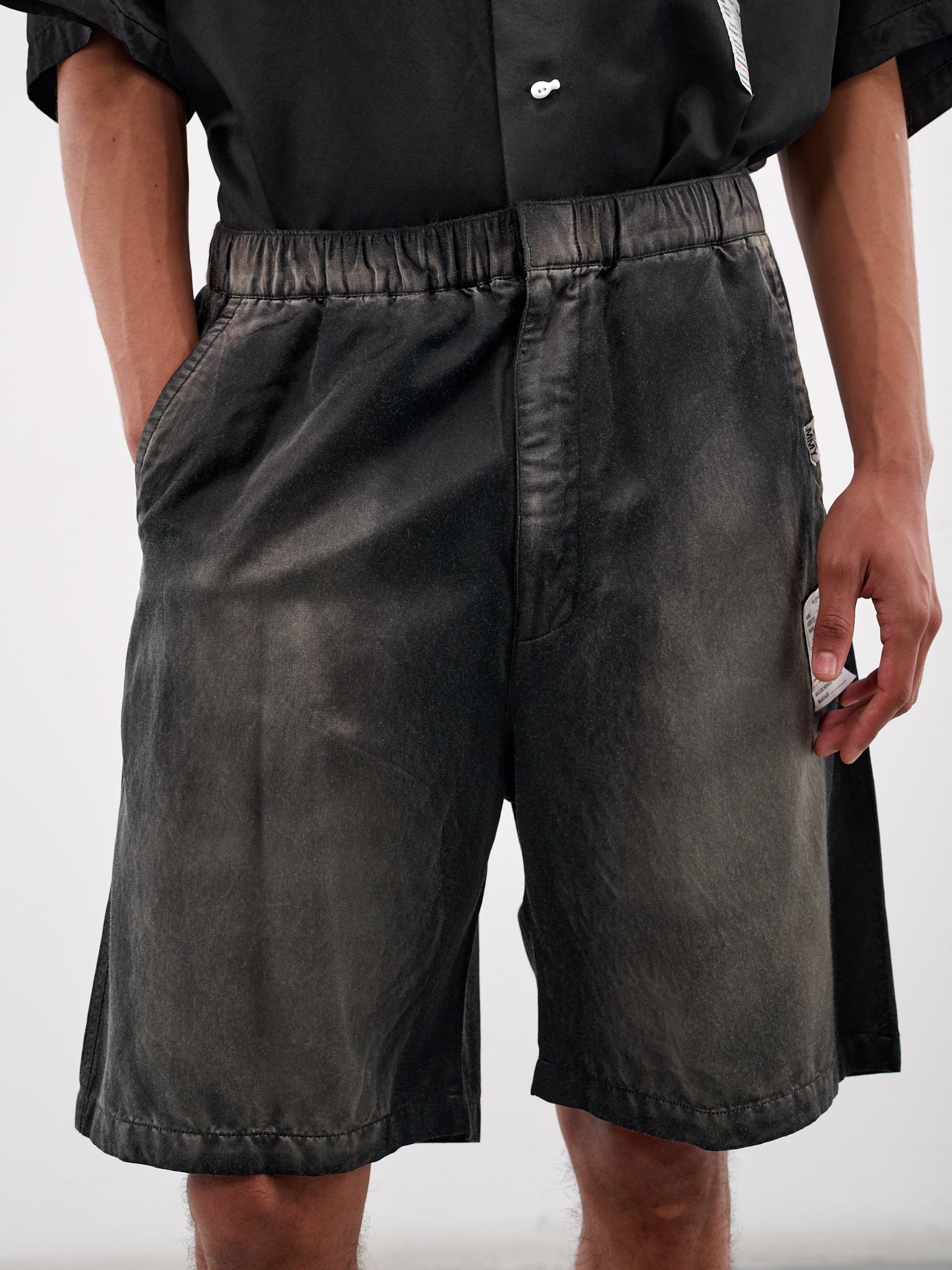 Relaxed Faded Shorts (J14PT143-BLACK)