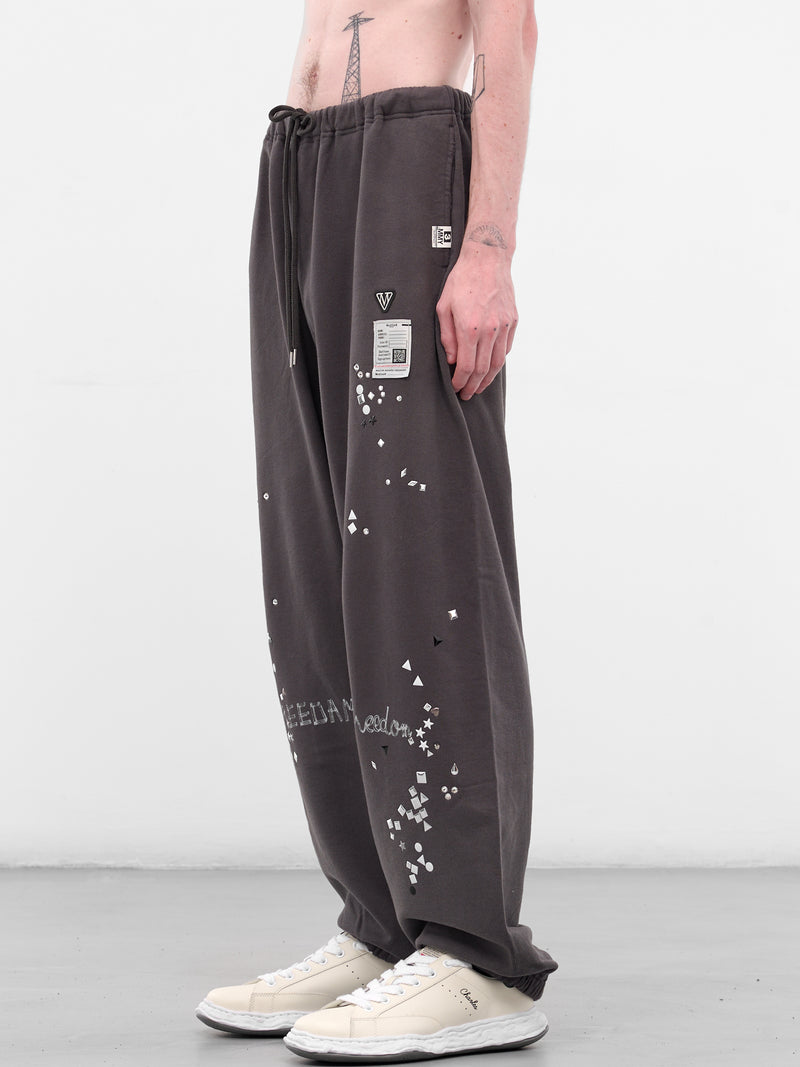 Black Studded Graphic Sweatpants (J15PT724-BLACK)