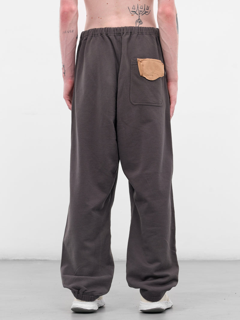 Black Studded Graphic Sweatpants (J15PT724-BLACK)