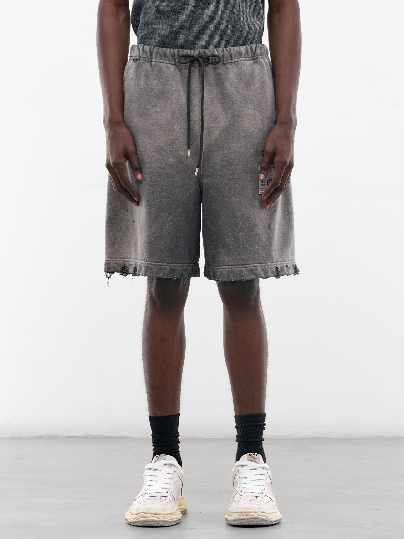 Black Distressed Faded Sweat Shorts (J16SP724-BLACK)