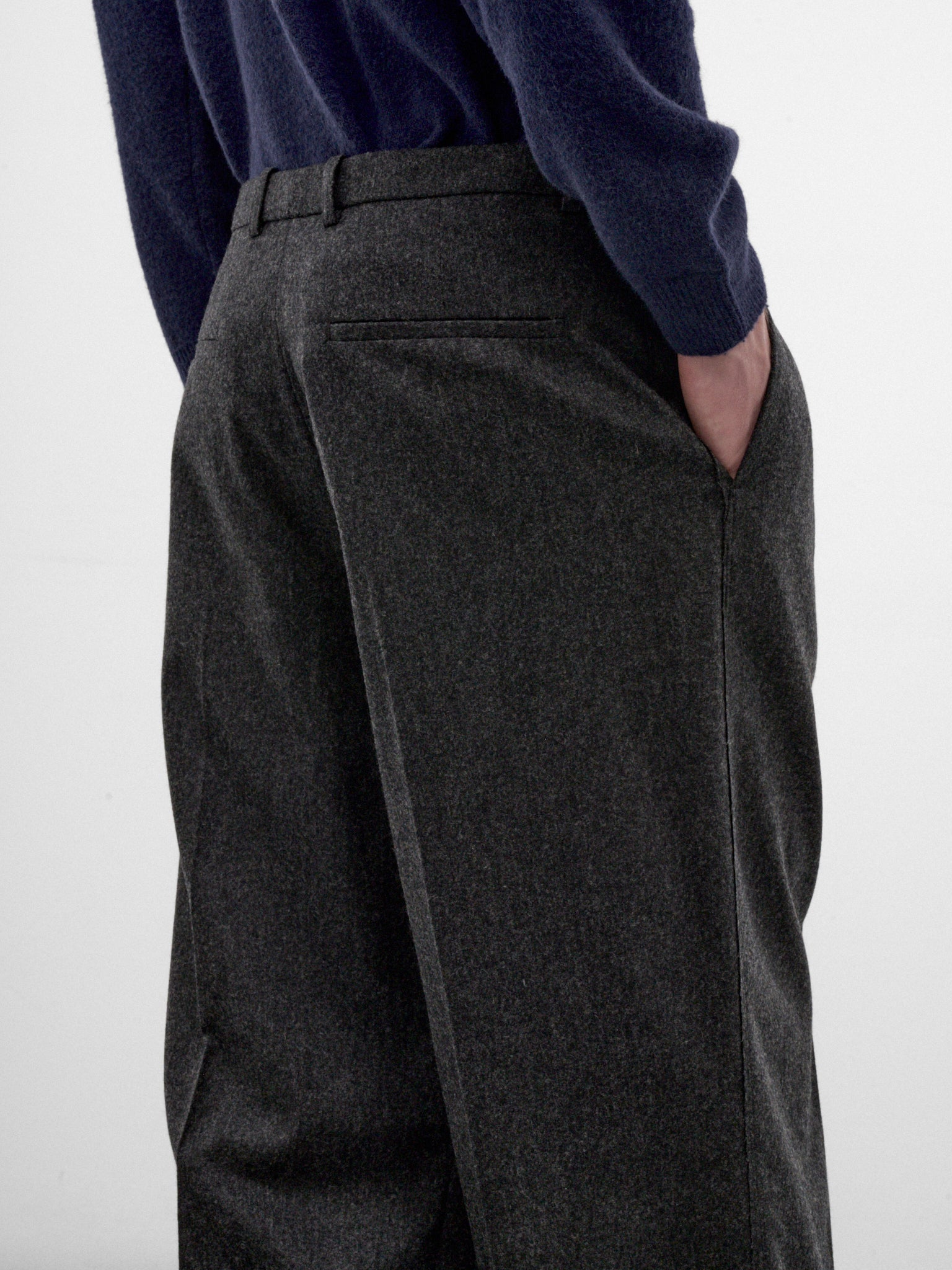 Gray Wide Leg Trousers (J21KA0359-J40333-013-STORM-GRE)