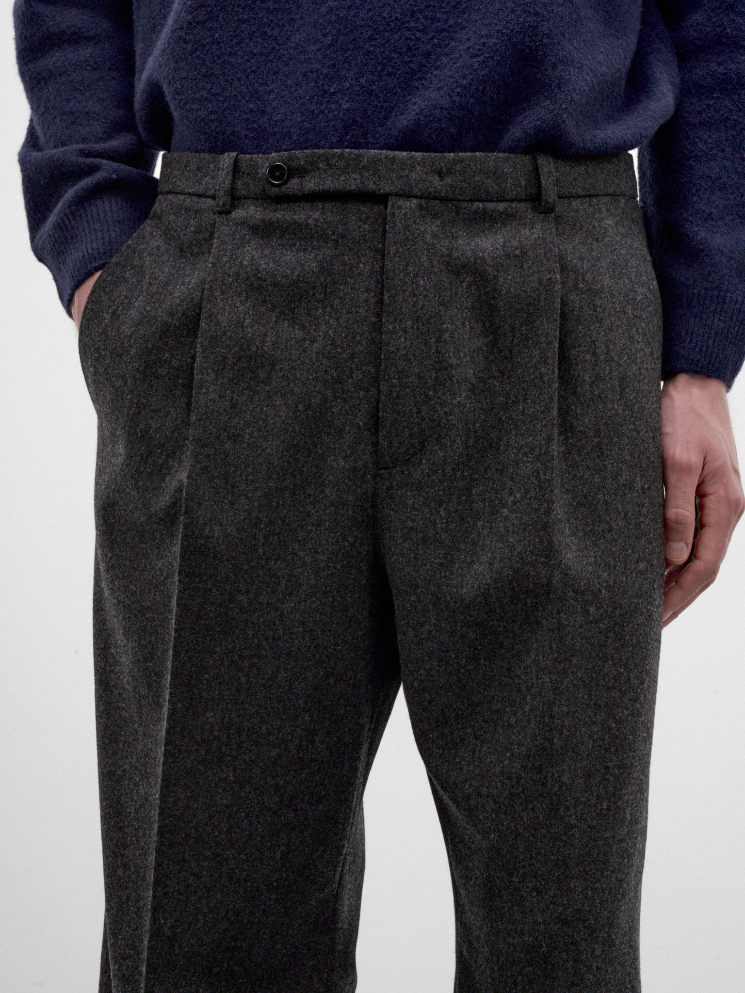 Gray Wide Leg Trousers (J21KA0359-J40333-013-STORM-GRE)