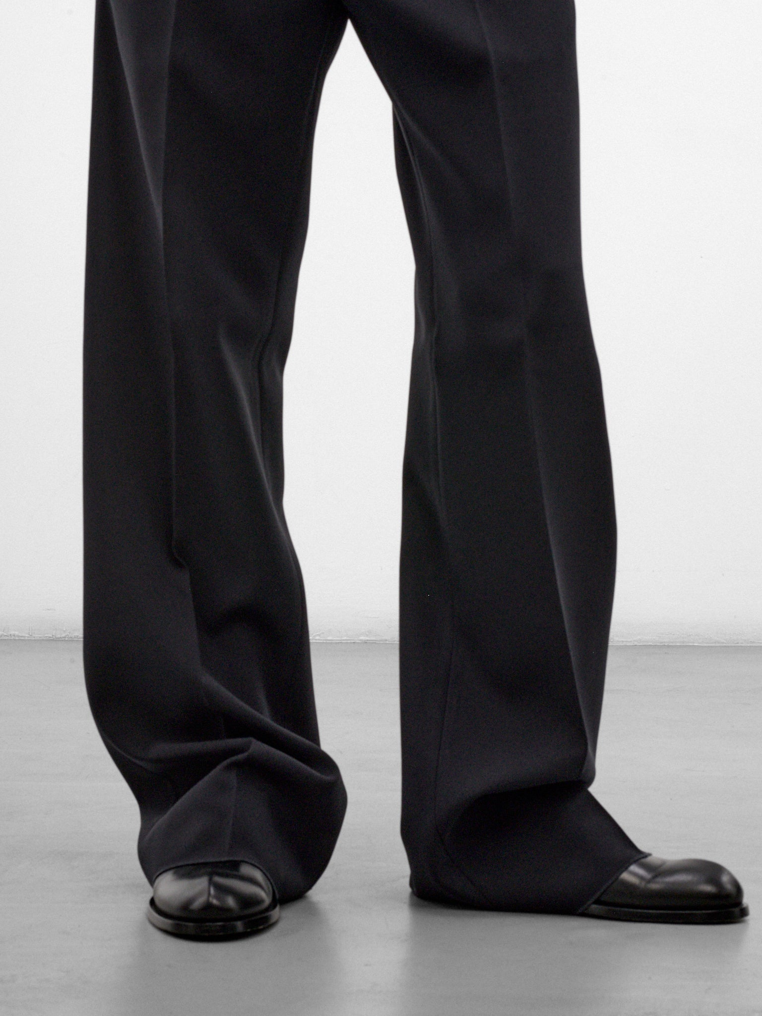Black Wool Flared Trousers (J21KA0360-J70218-402-MIDNIGHT)