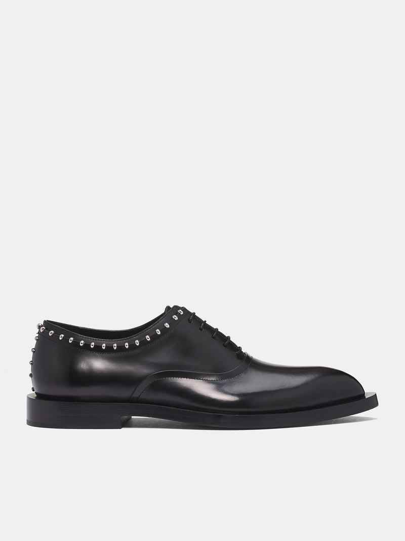 Black Studded Leather Shoes (J32WQ0026-P7032-001-BLACK)