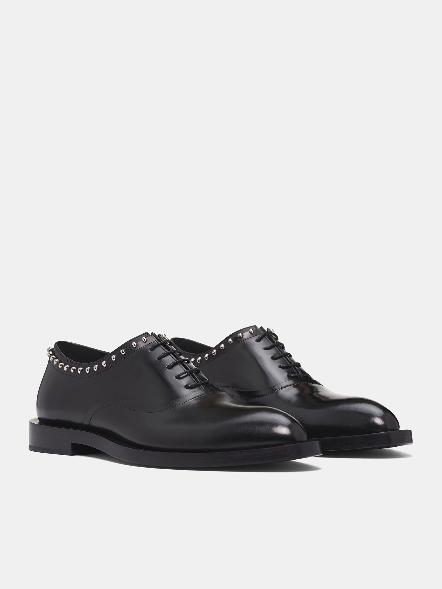 Black Studded Leather Shoes (J32WQ0026-P7032-001-BLACK)