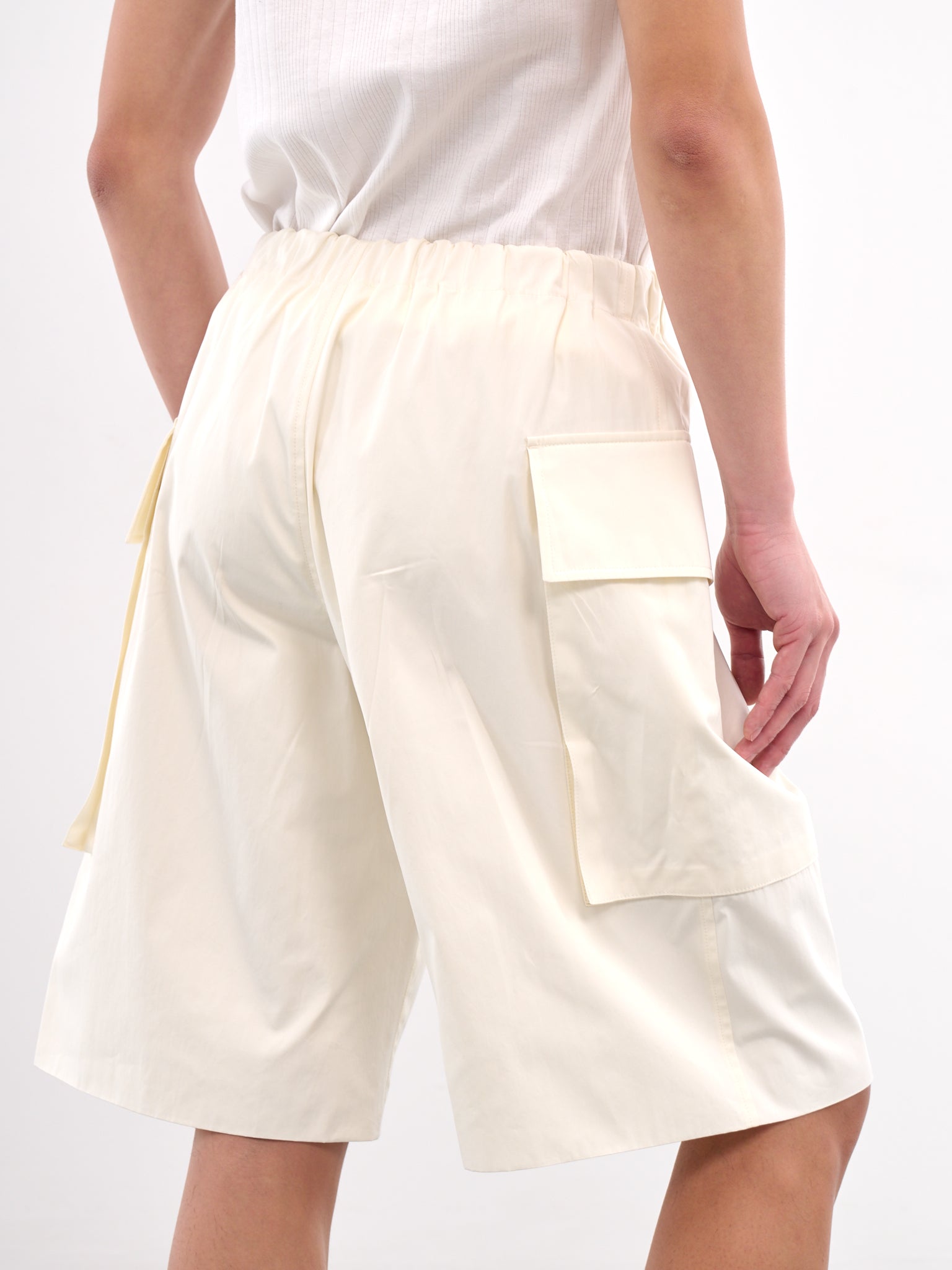 Elasticated Cargo Shorts (J47KA0279-J45292-106-EGGSHELL)