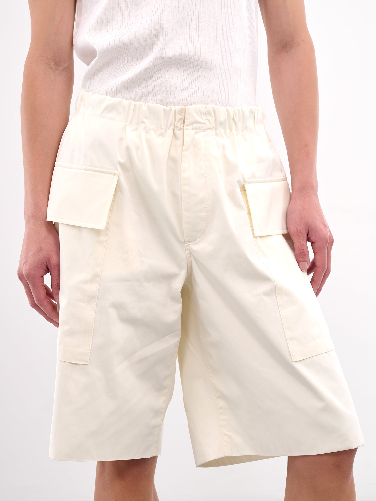 Elasticated Cargo Shorts (J47KA0279-J45292-106-EGGSHELL)