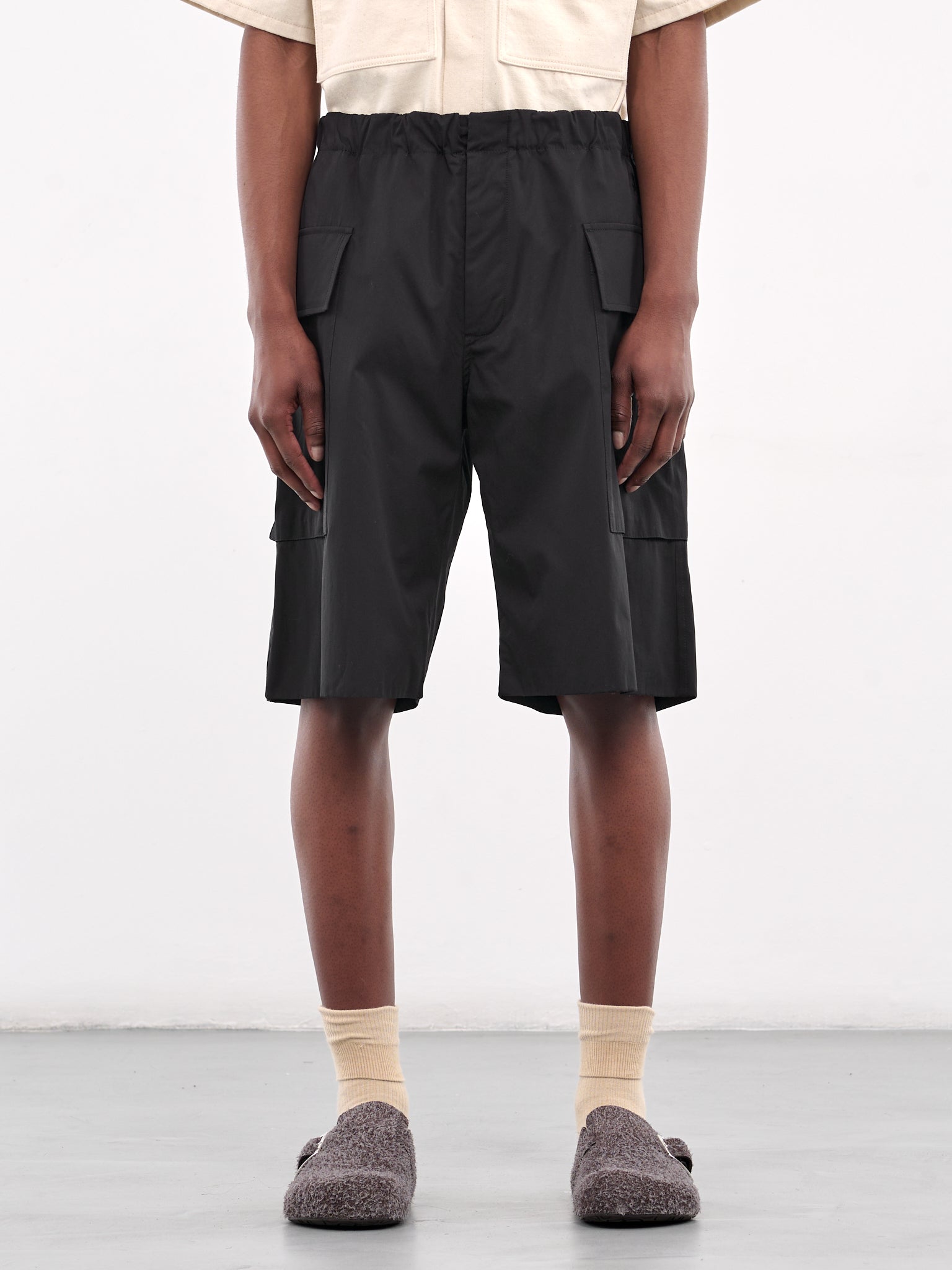 Elasticated Cargo Shorts (J47KA0279-J45292-BLACK)