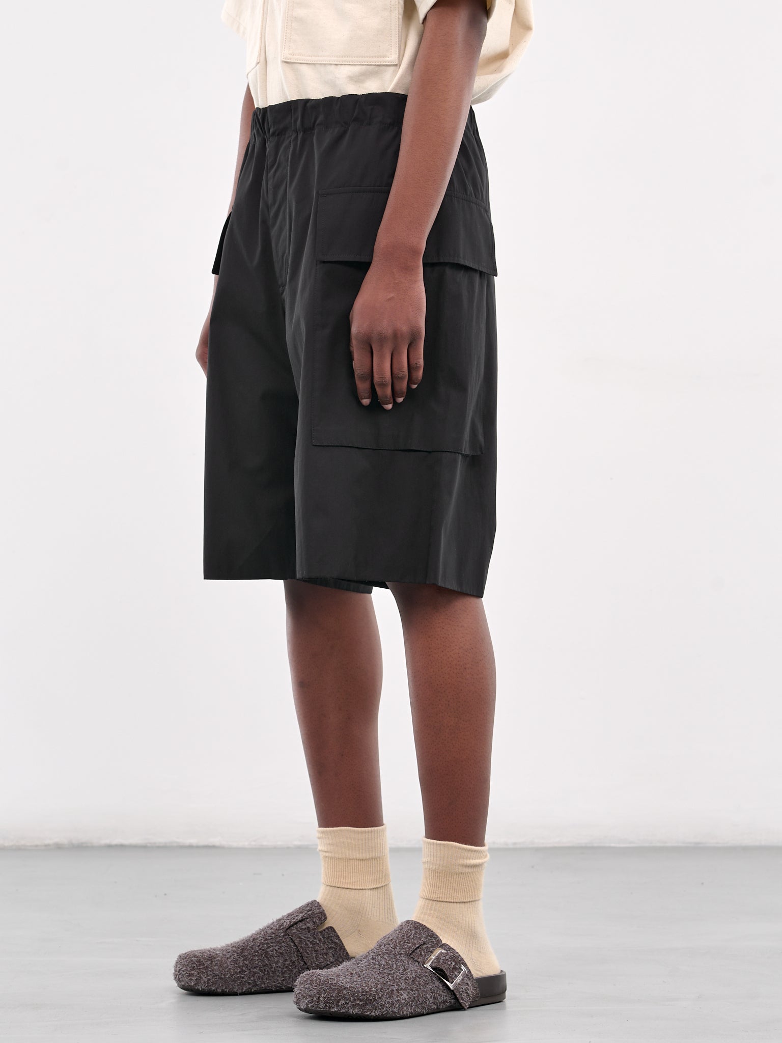 Elasticated Cargo Shorts (J47KA0279-J45292-BLACK)