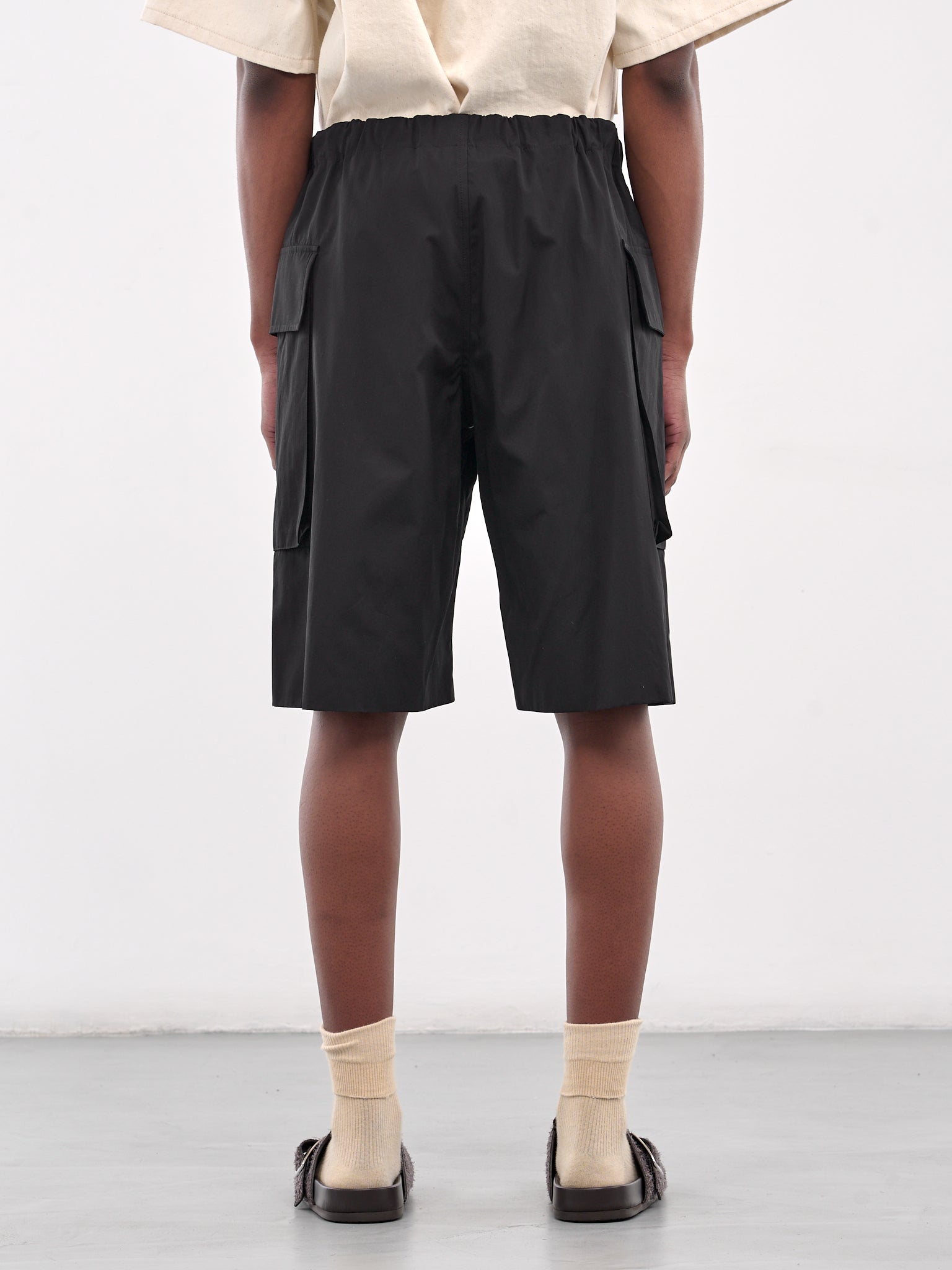 Elasticated Cargo Shorts (J47KA0279-J45292-BLACK)