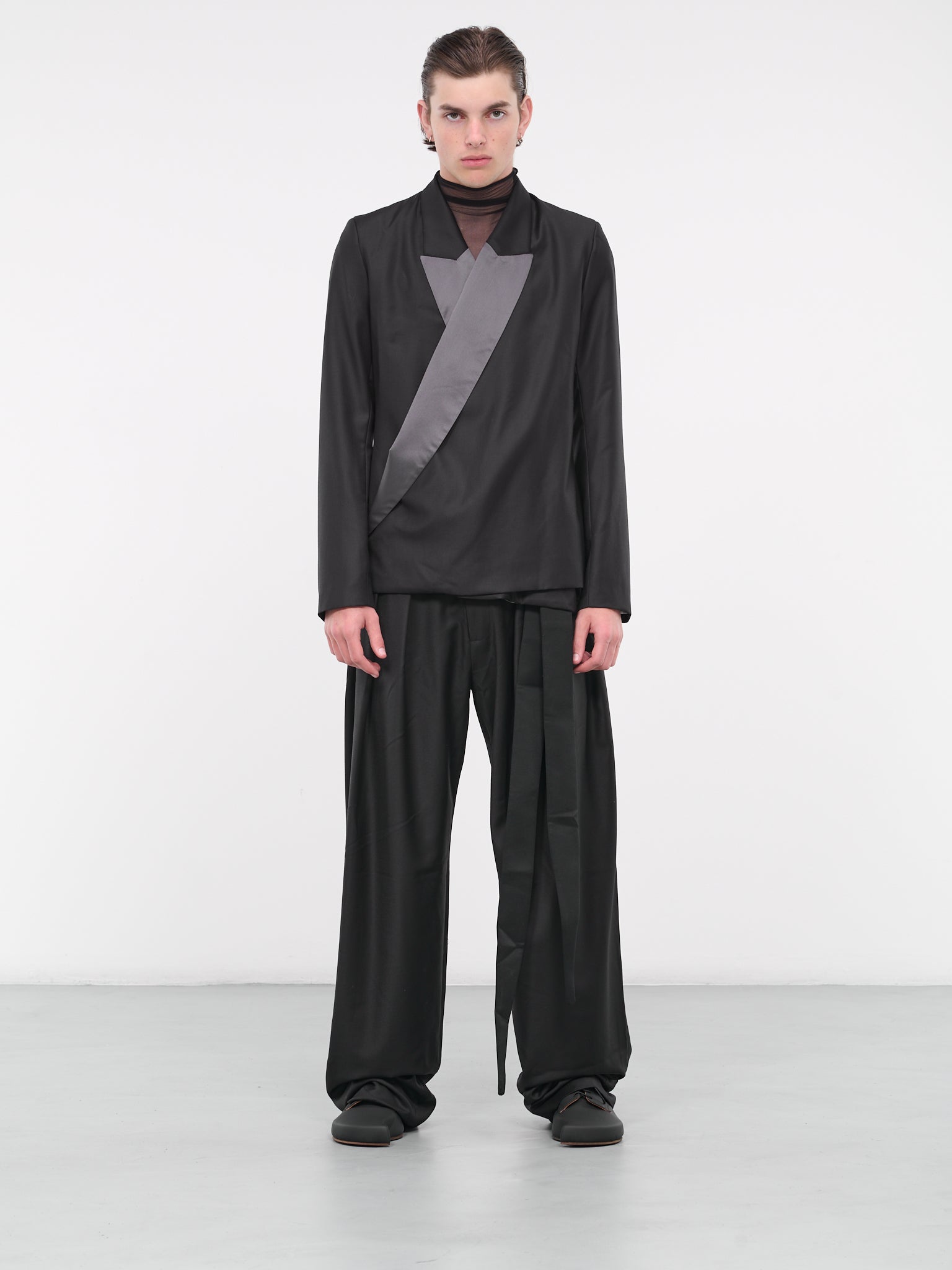 Pleated Trousers (TR05-BLACK)