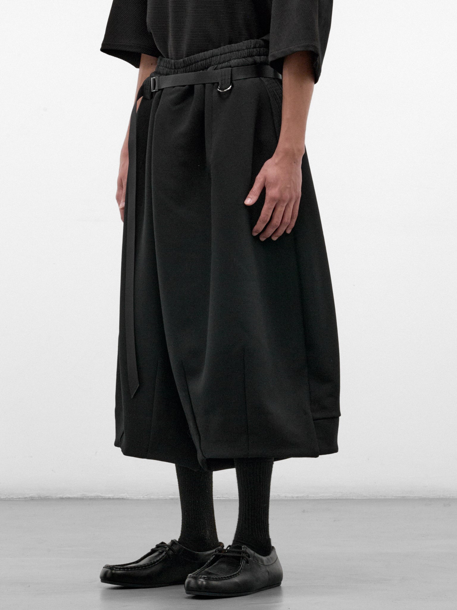 Black Wool Wide Jorda Shorts (JORDA-BLACK)