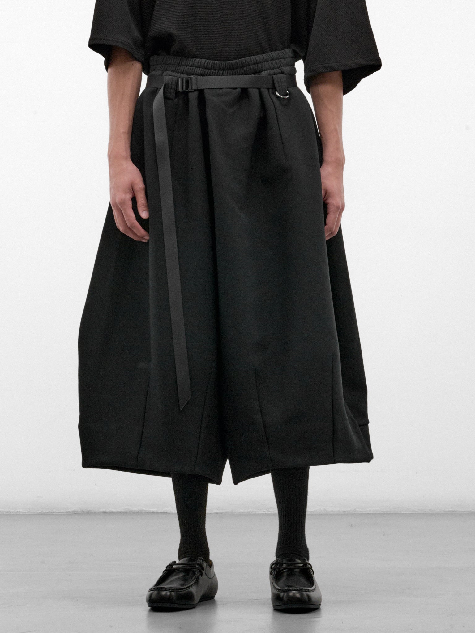 Black Wool Wide Jorda Shorts (JORDA-BLACK)