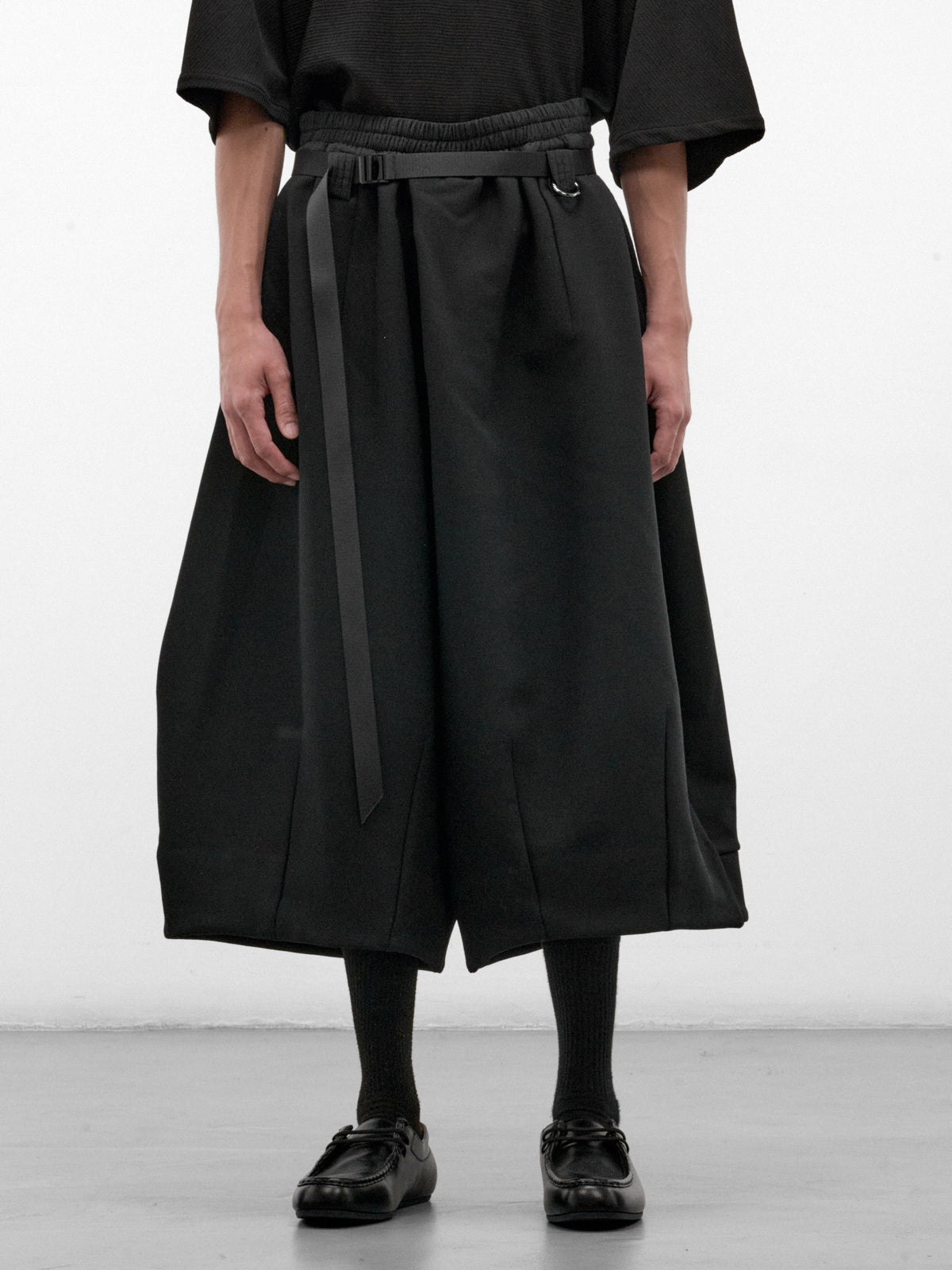 Black Wool Wide Jorda Shorts (JORDA-BLACK)