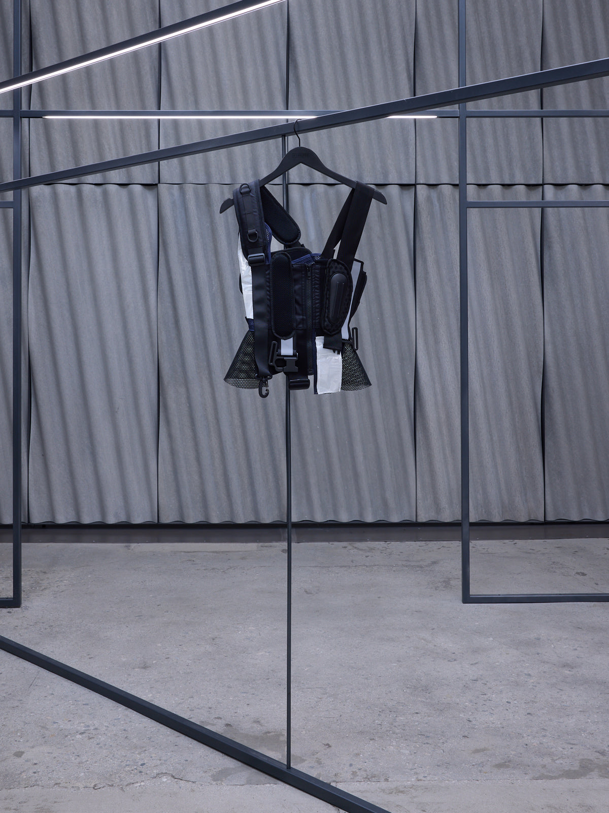 Black Tactical Utility Vest (JO-V002-S25-BLACK)