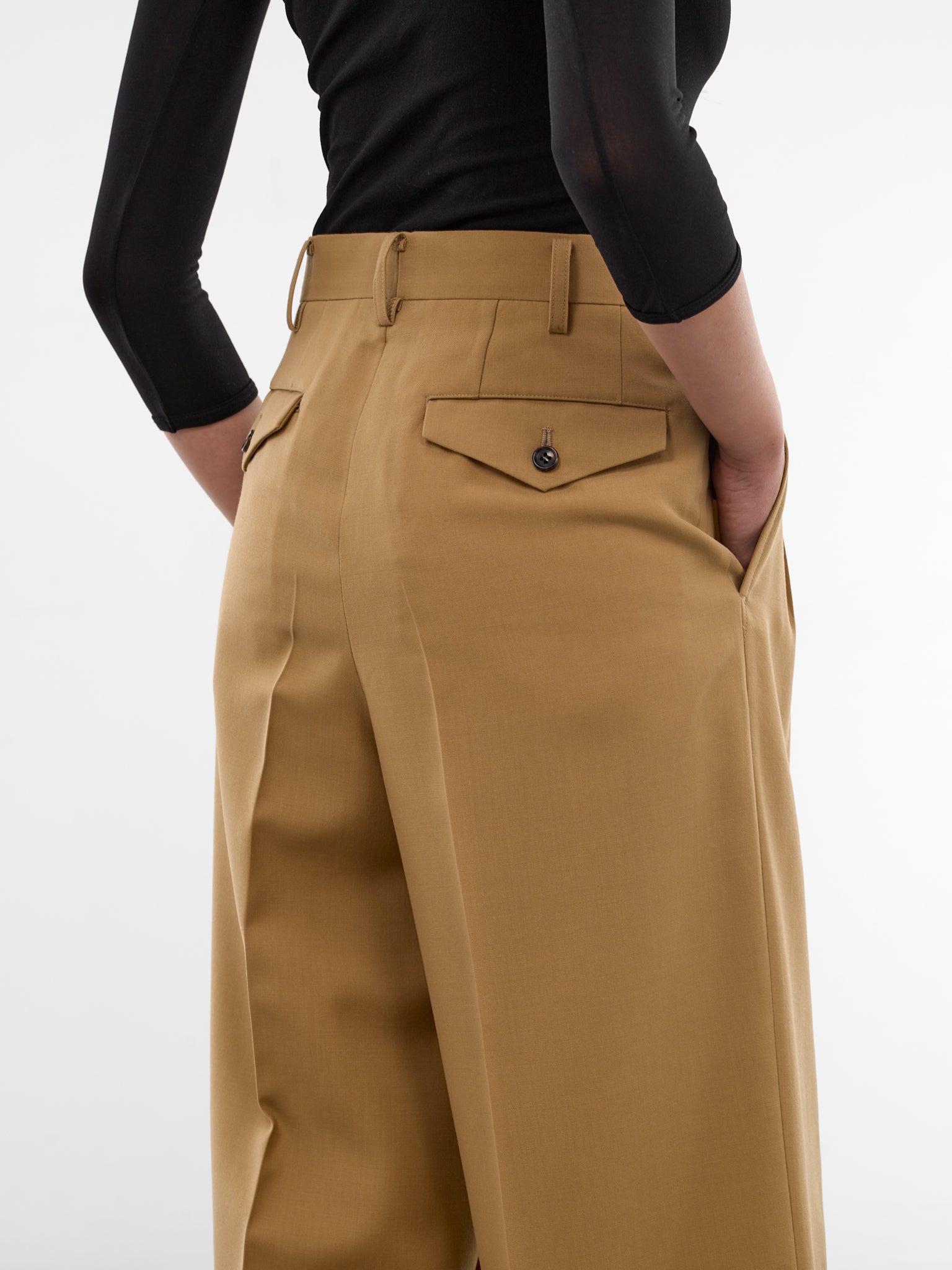 Beige Pleated Wide Tailored Trousers (JQ-P011-S26-BEIGE)