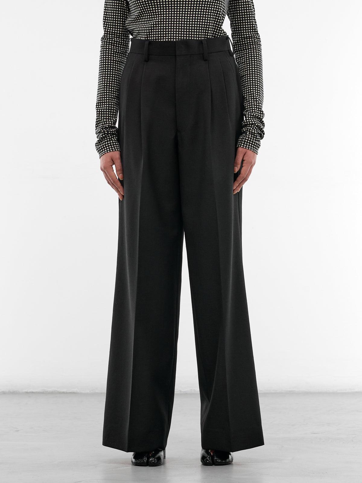 Black Pleated Wide Tailored Trousers (JQ-P011-S26-BLACK)