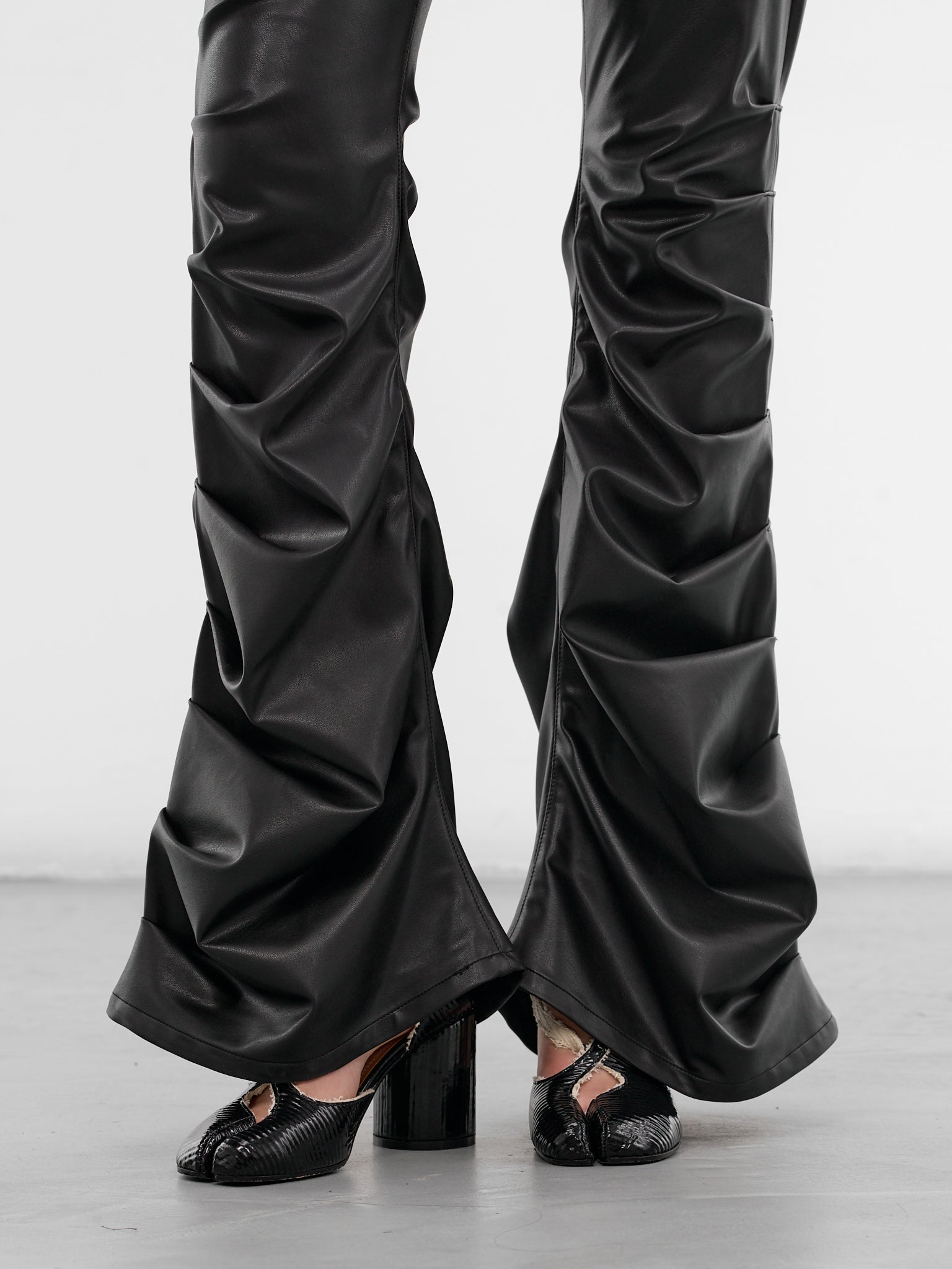 Vegan Leather Pleated Flare Pants (JQ-P014-S26-BLACK)