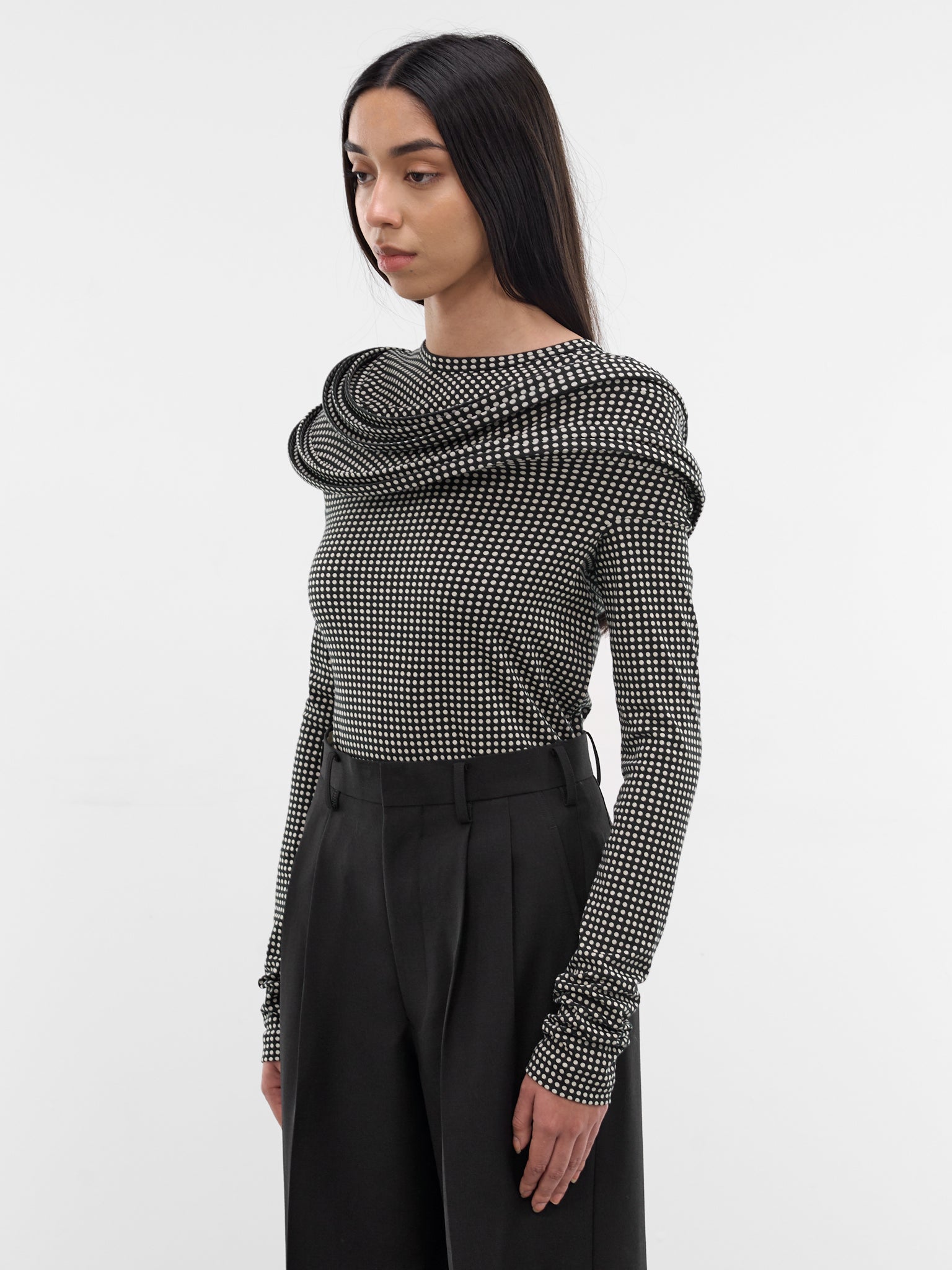 Polka Dot Sculptural Ring Top (JQ-T023-S26-BLACK-OFF-WHITE)