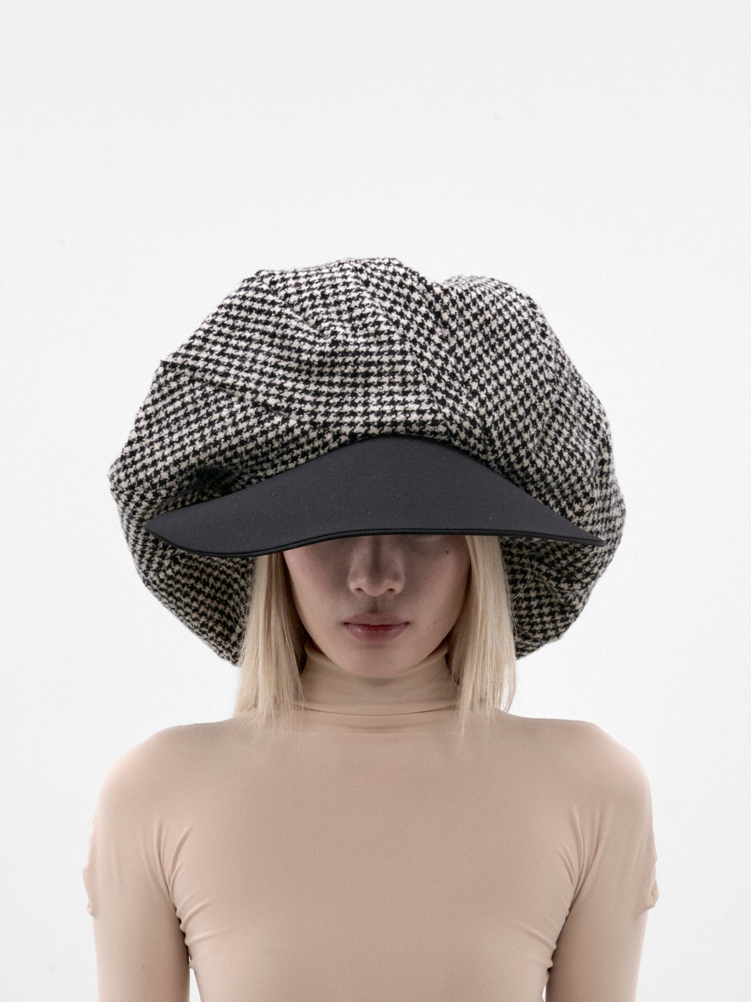 Houndstooth Oversized Cap (JR-K614-W26-BLACK-WHITE)