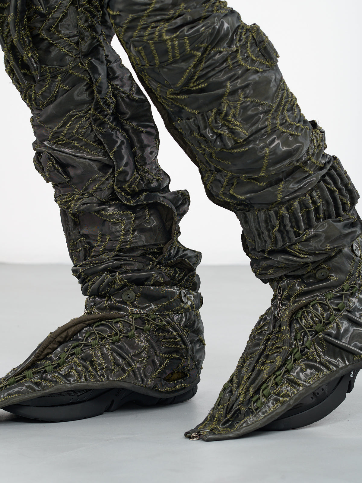 MOKOO Embroidered Wave Shoe Trousers | H. Lorenzo - detail 2