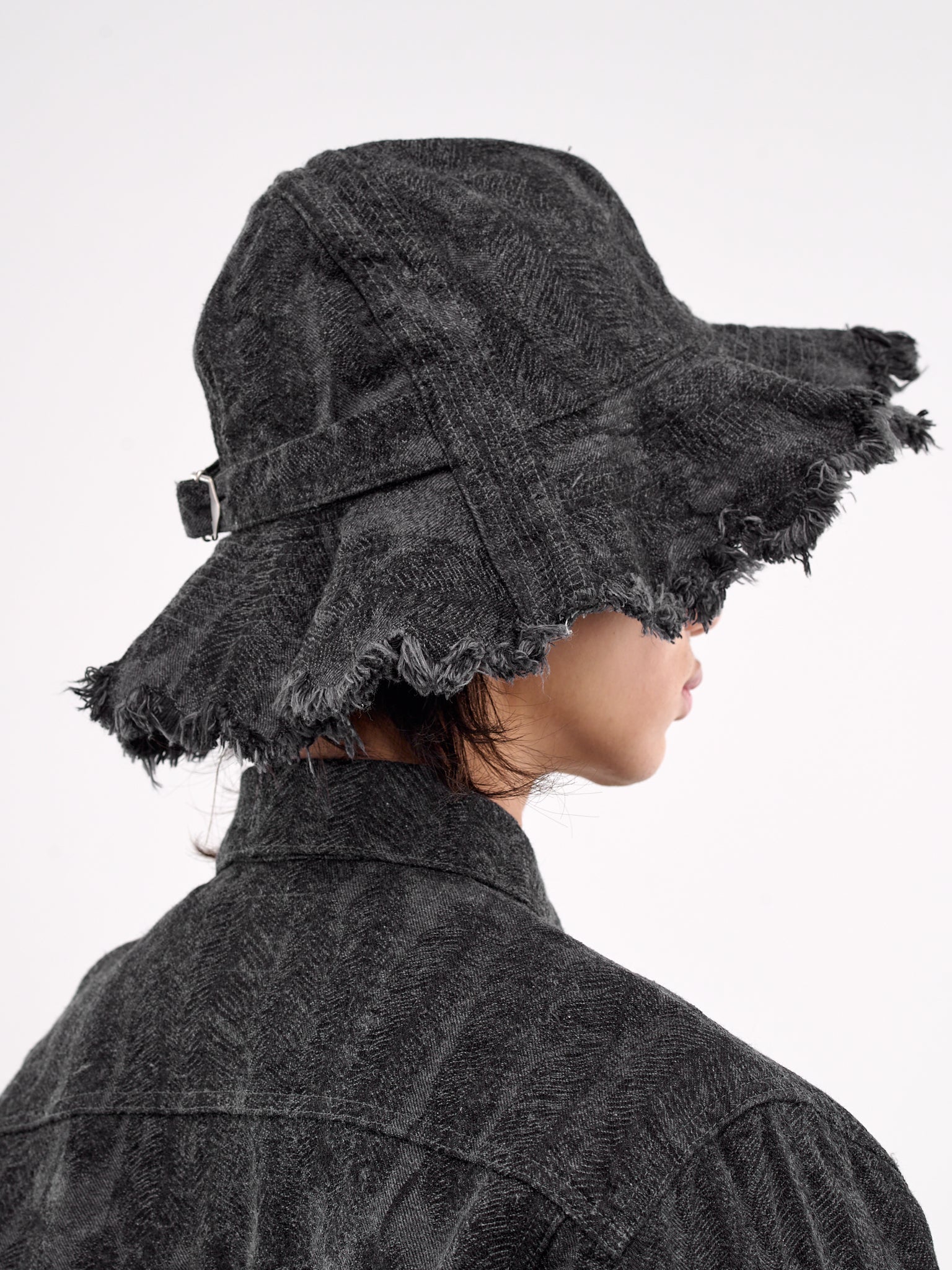 Magpie Feather Denim Tulip Hat (K2503XH500-BLACK)