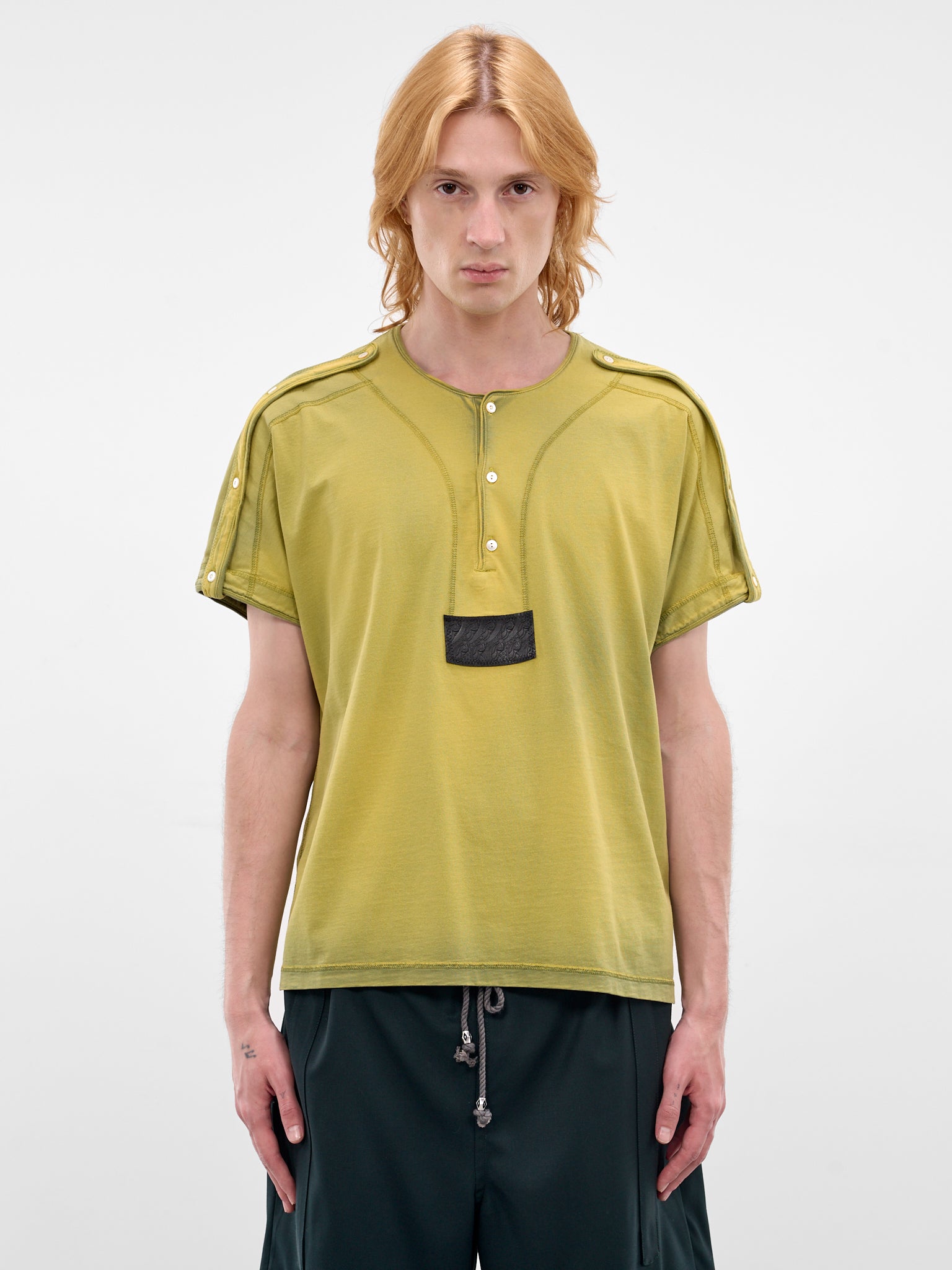Sargo Hay Supima Henley Tee (KKSS26TP03-89-HAY)