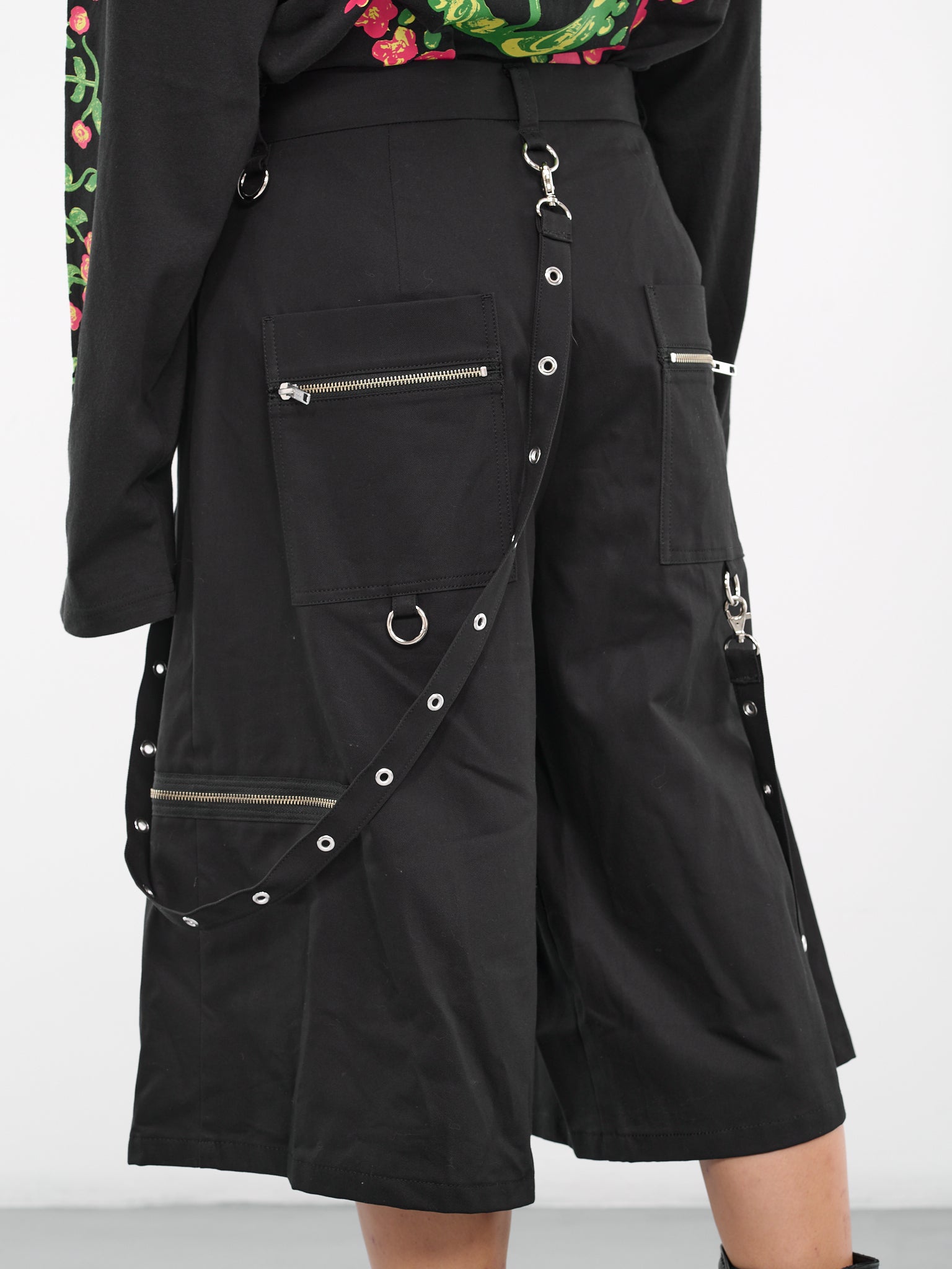 Zip Shorts (KL778-BLACK)