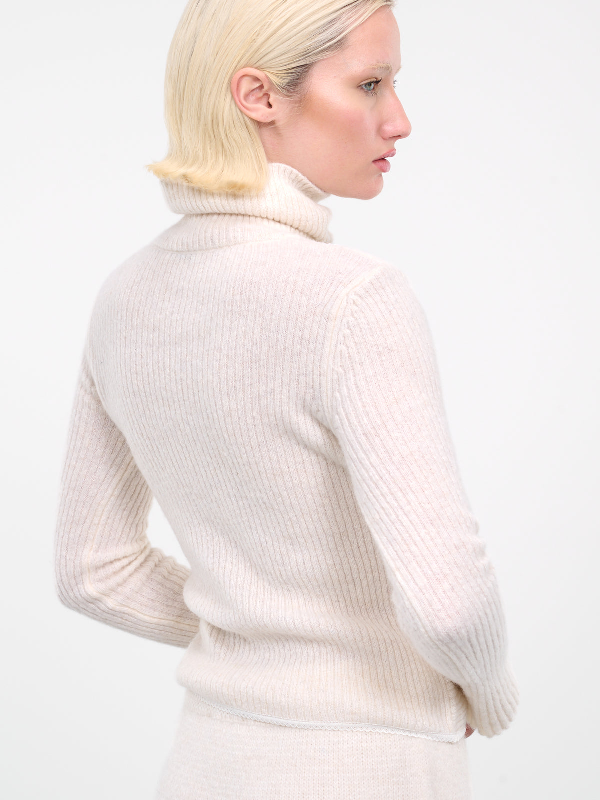 Singlet Turtleneck (KN006-WHITE)