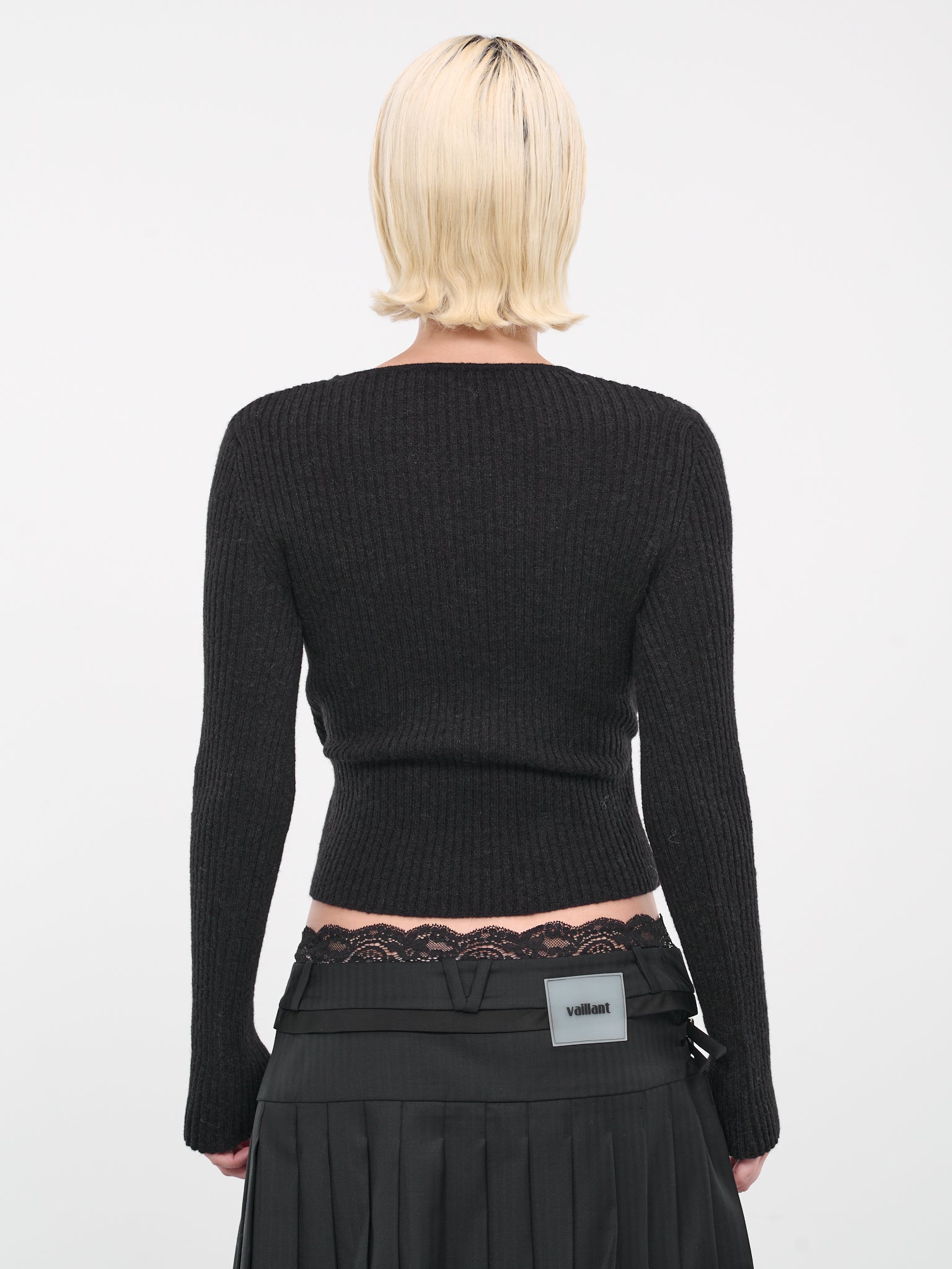 Cache-Cœur Plunging Jumper (KN007-BLACK)